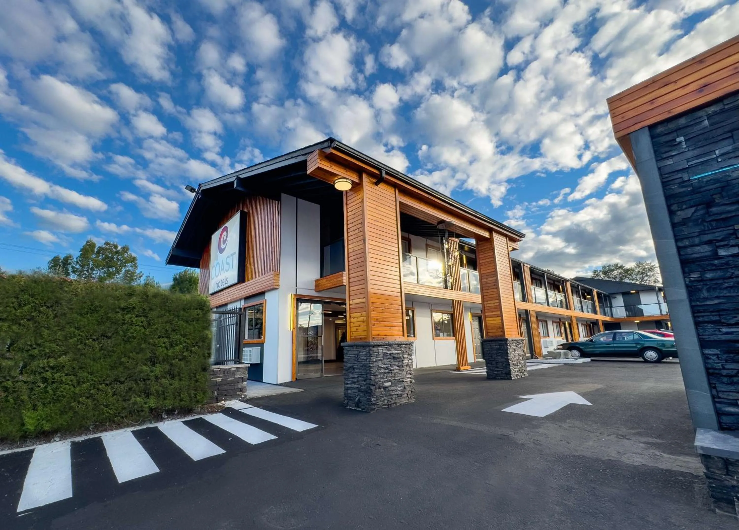 Property building in Travelodge by Wyndham Courtenay BC