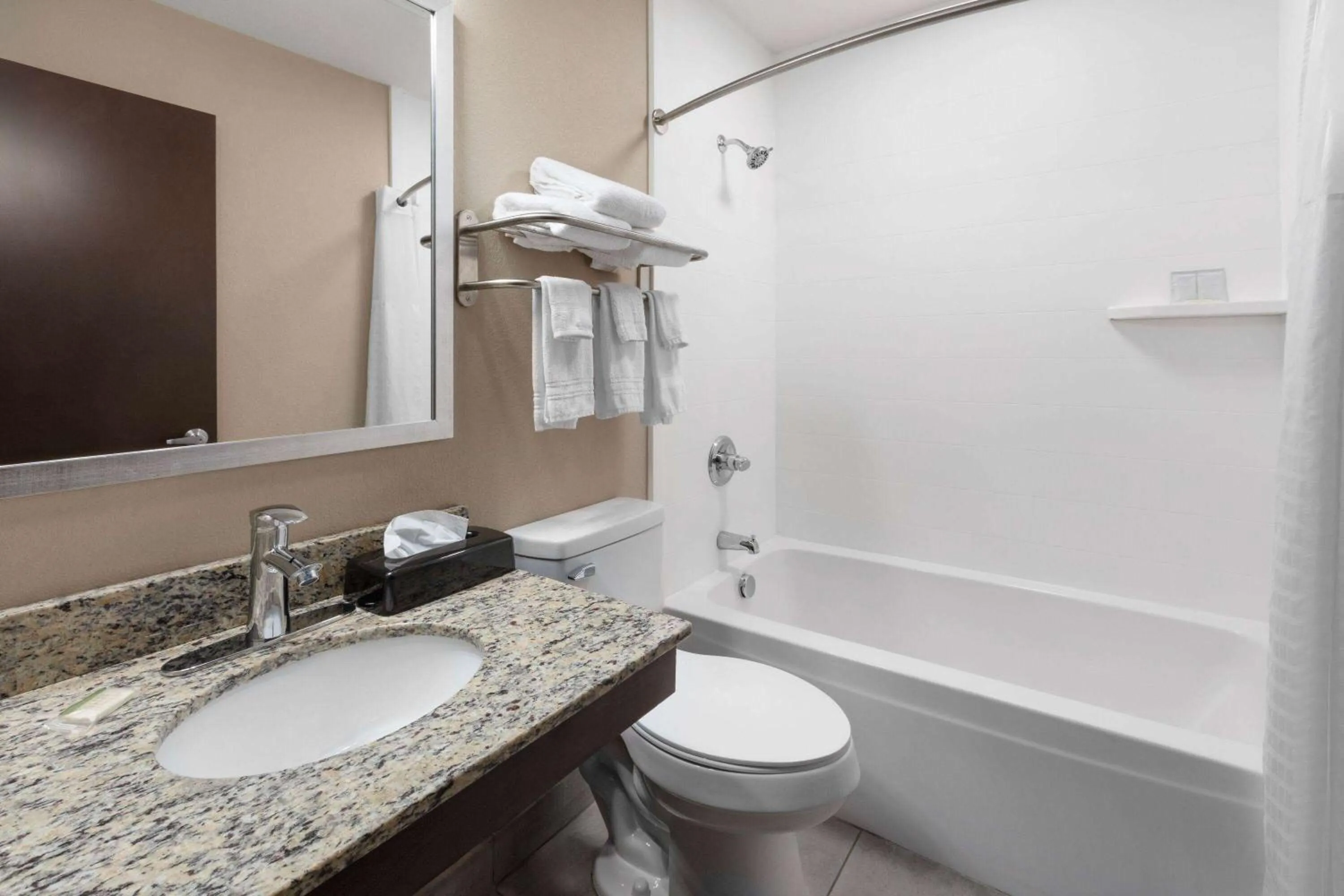 TV and multimedia in Super 8 by Wyndham Fairmont