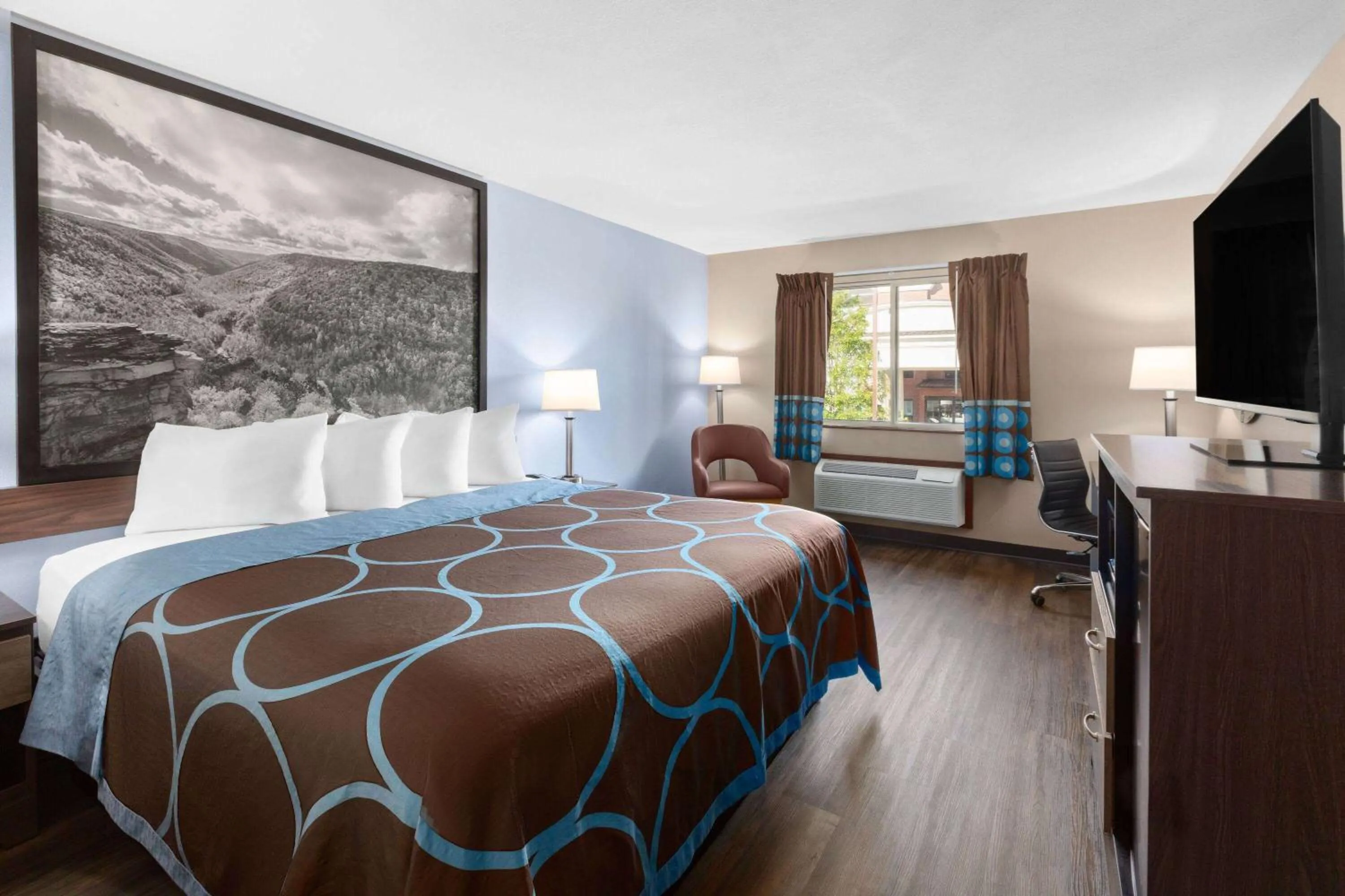 Photo of the whole room, Bed in Super 8 by Wyndham Fairmont