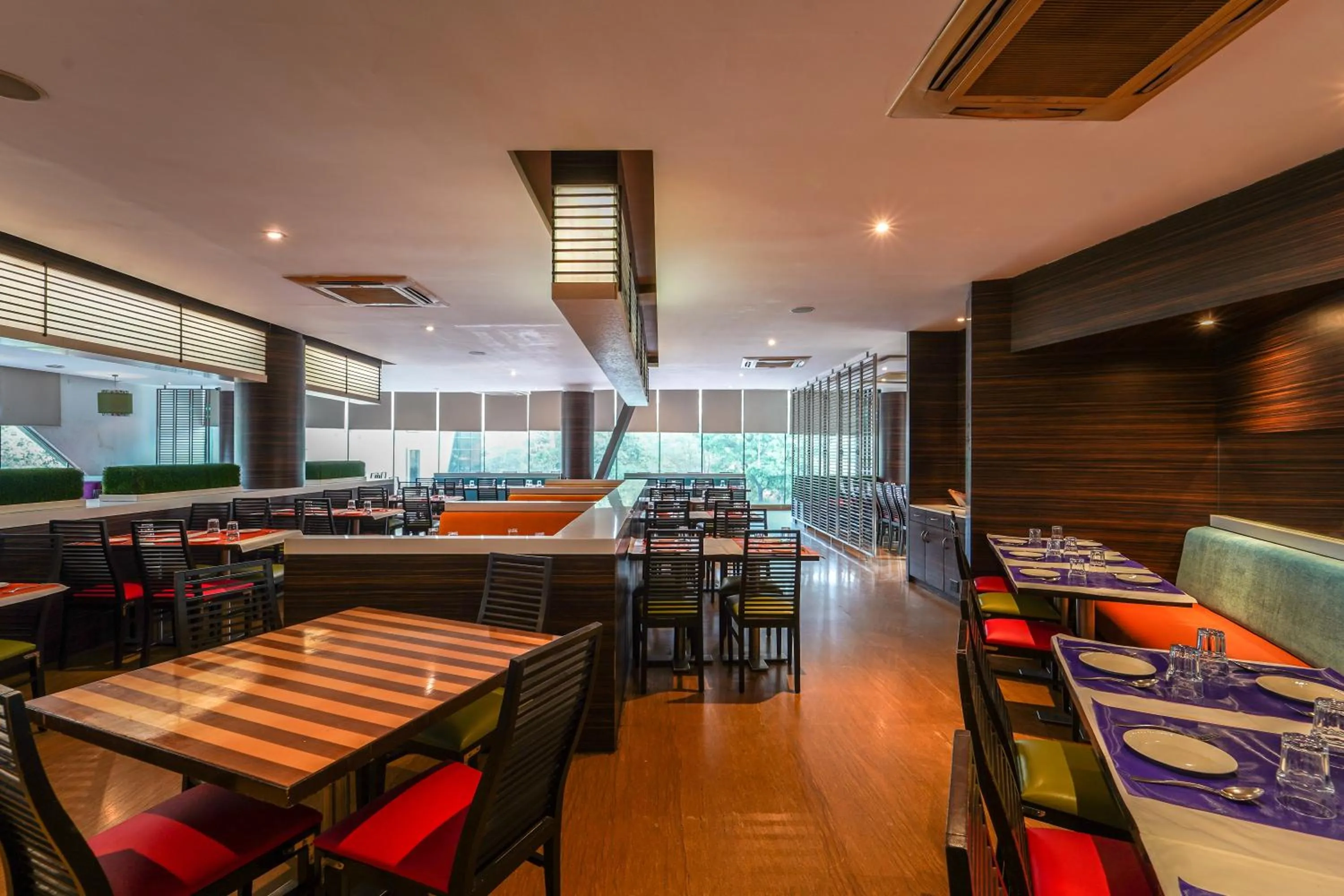 Restaurant/places to eat in Triose Boutique Hotel Lonavala