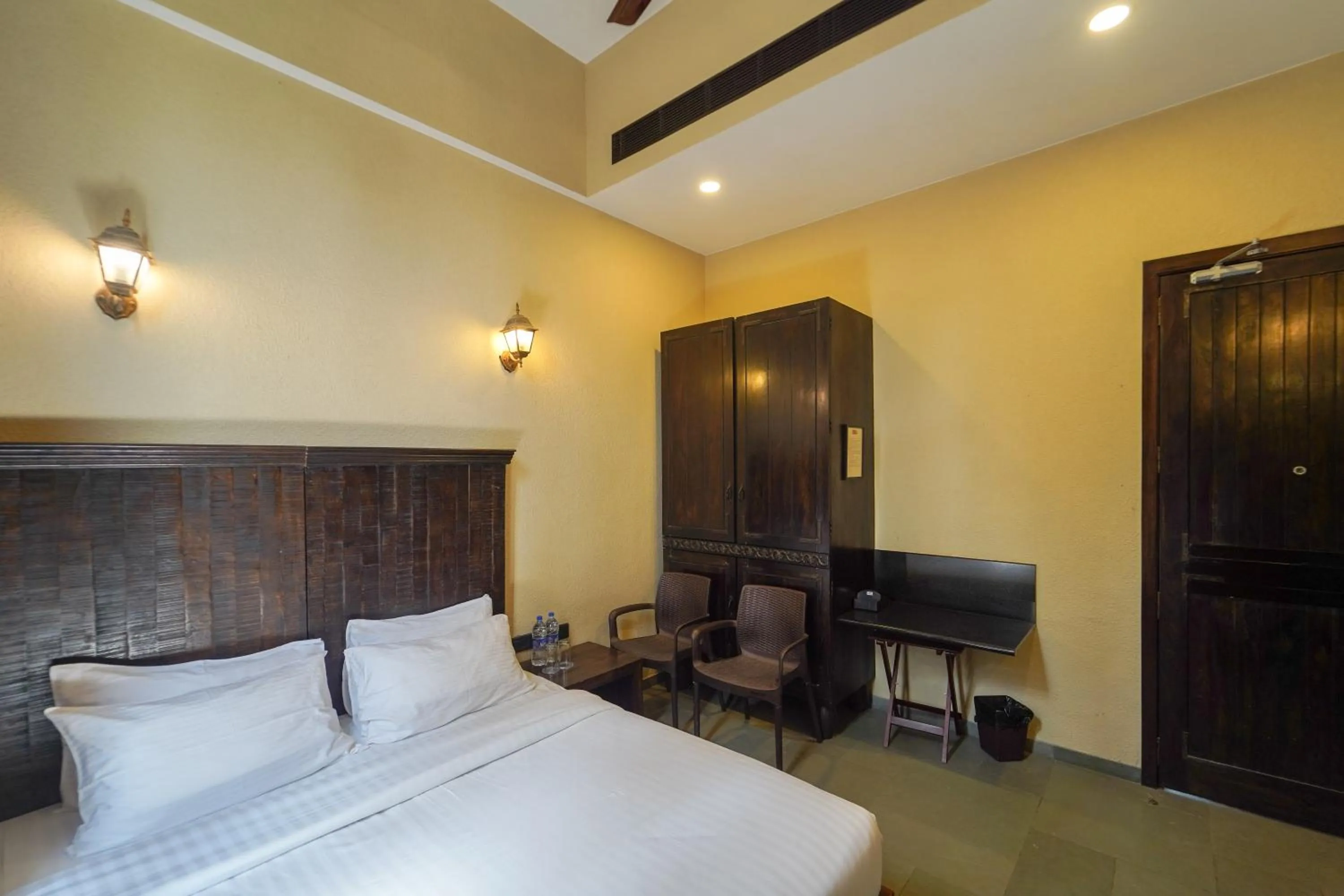 Bed in Triose Boutique Hotel Lonavala