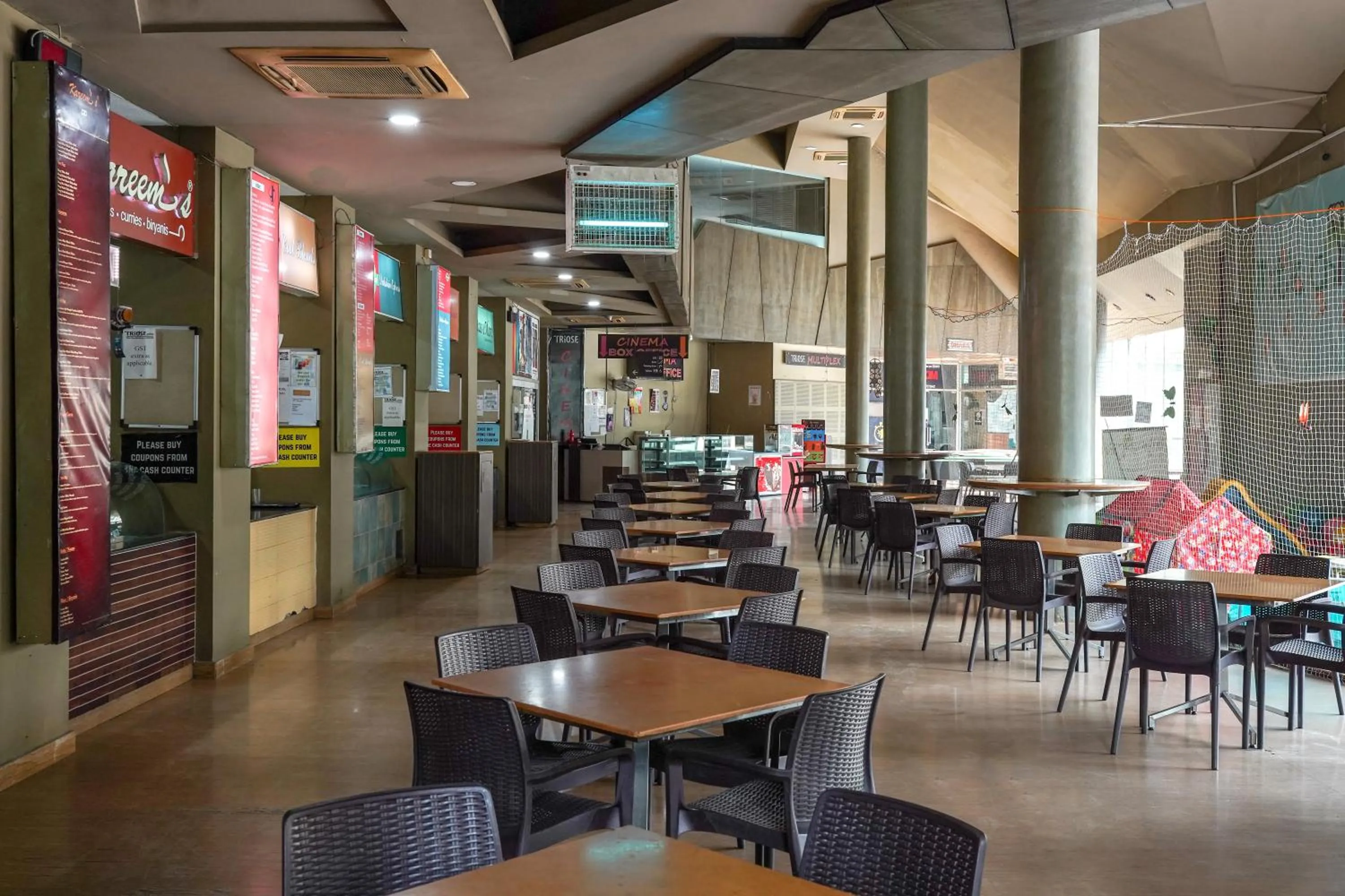 Restaurant/places to eat in Triose Boutique Hotel Lonavala