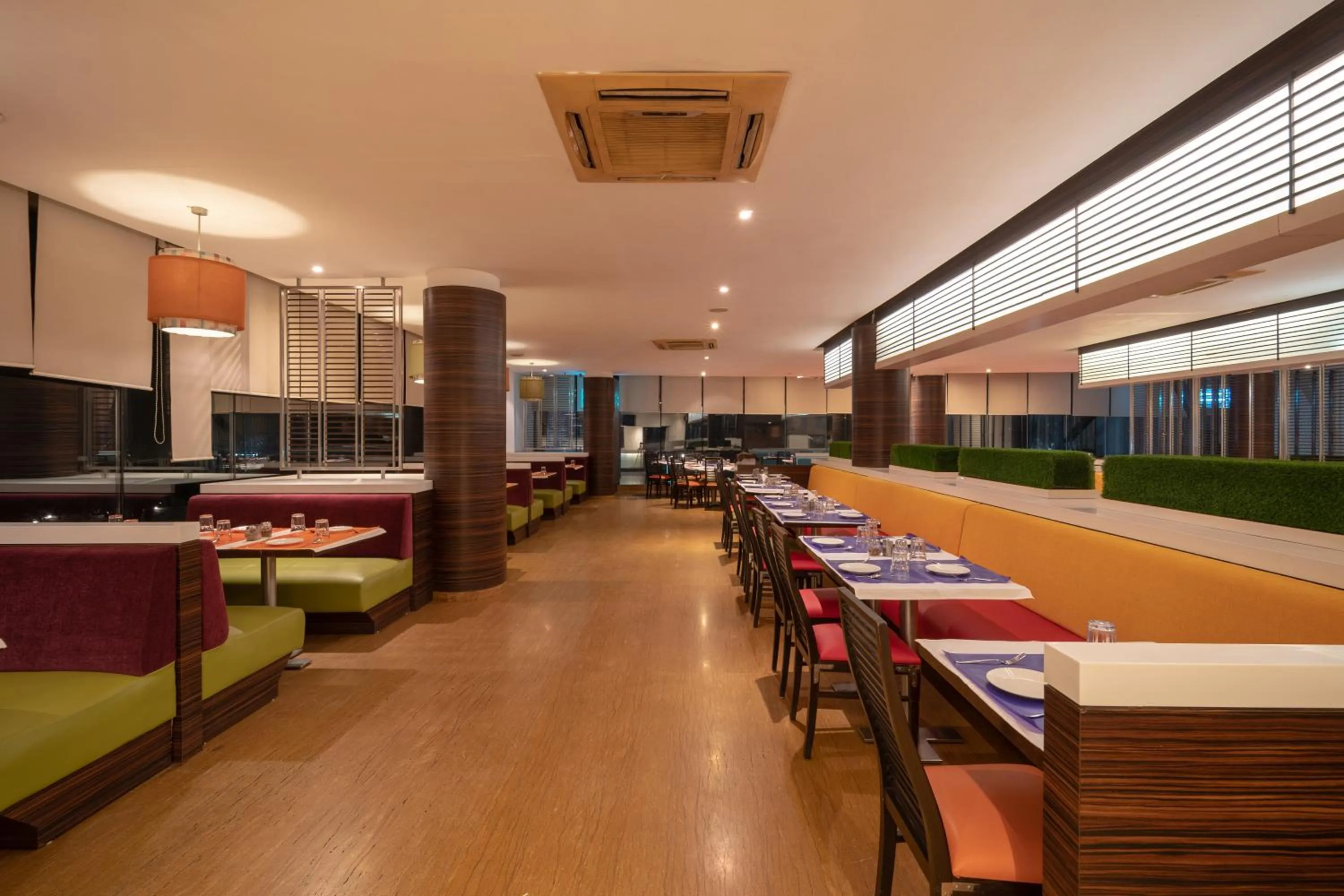 Restaurant/places to eat in Triose Boutique Hotel Lonavala