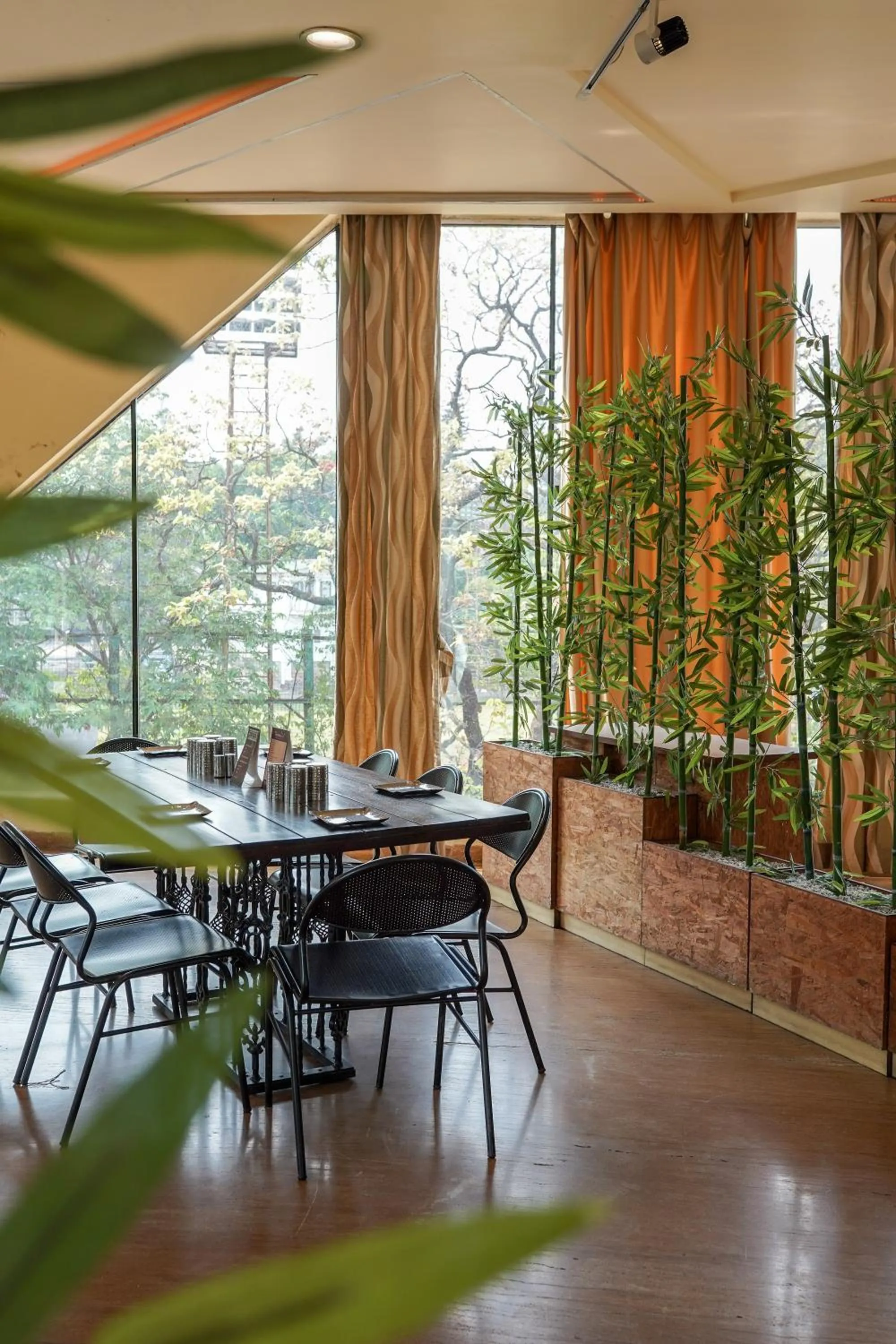 Restaurant/places to eat in Triose Boutique Hotel Lonavala