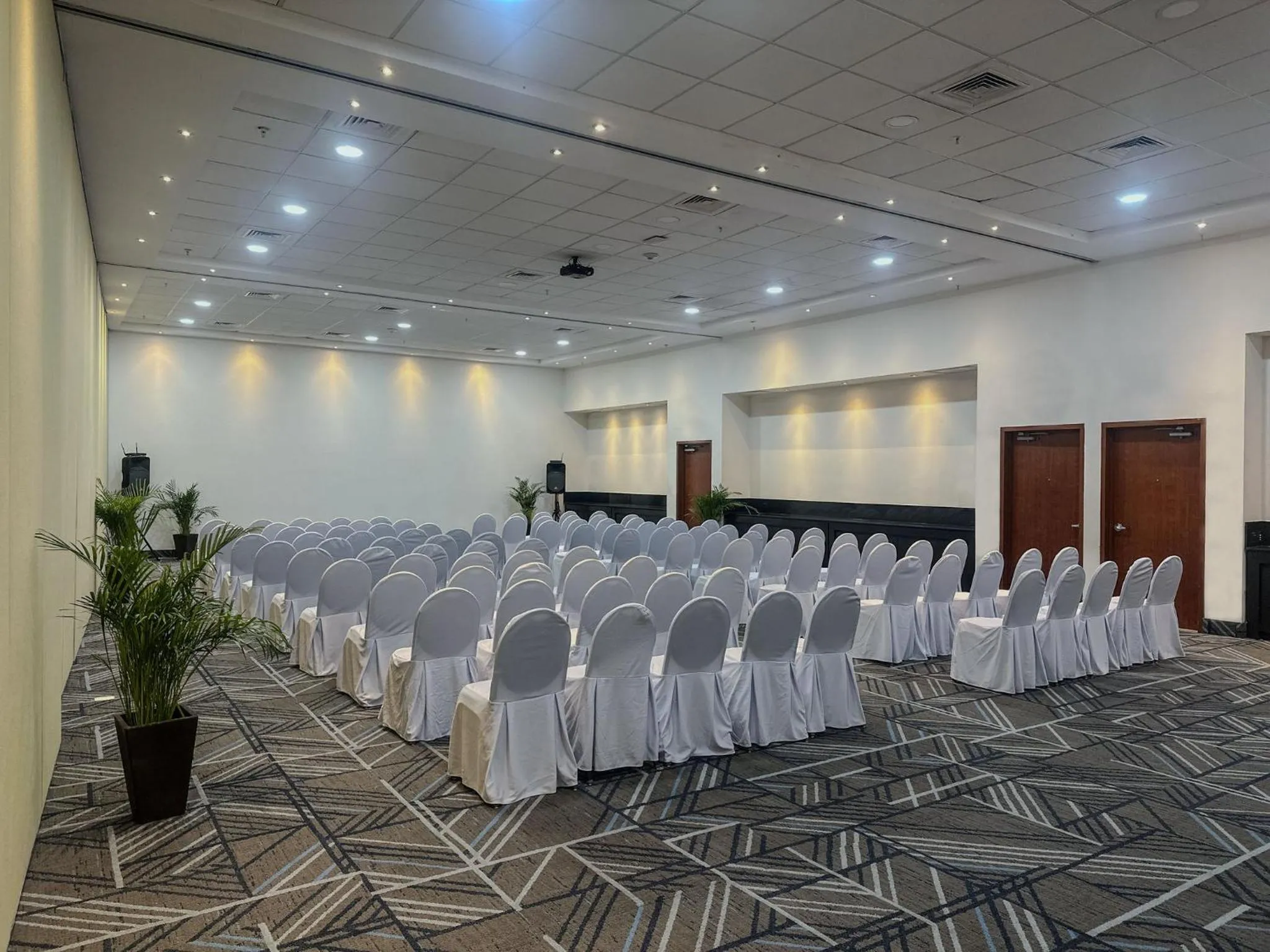 Meeting/conference room in Holiday Inn Express Mérida by IHG
