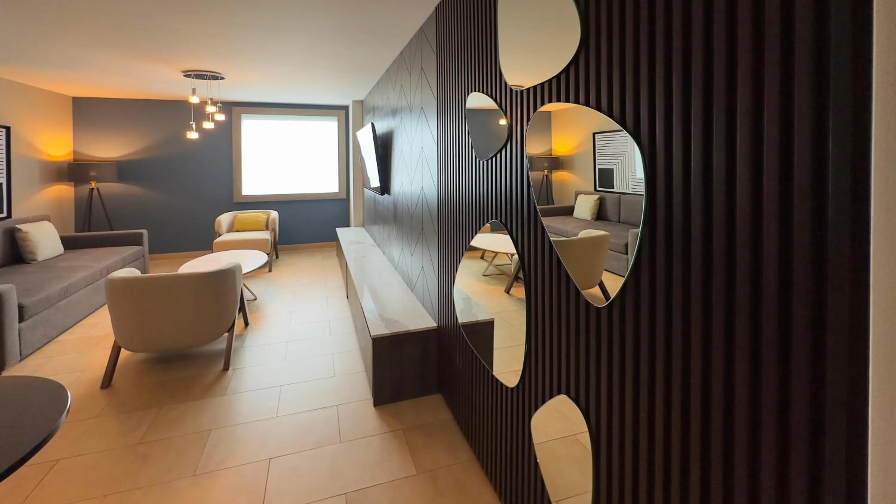 Living room in Holiday Inn Express Mérida by IHG