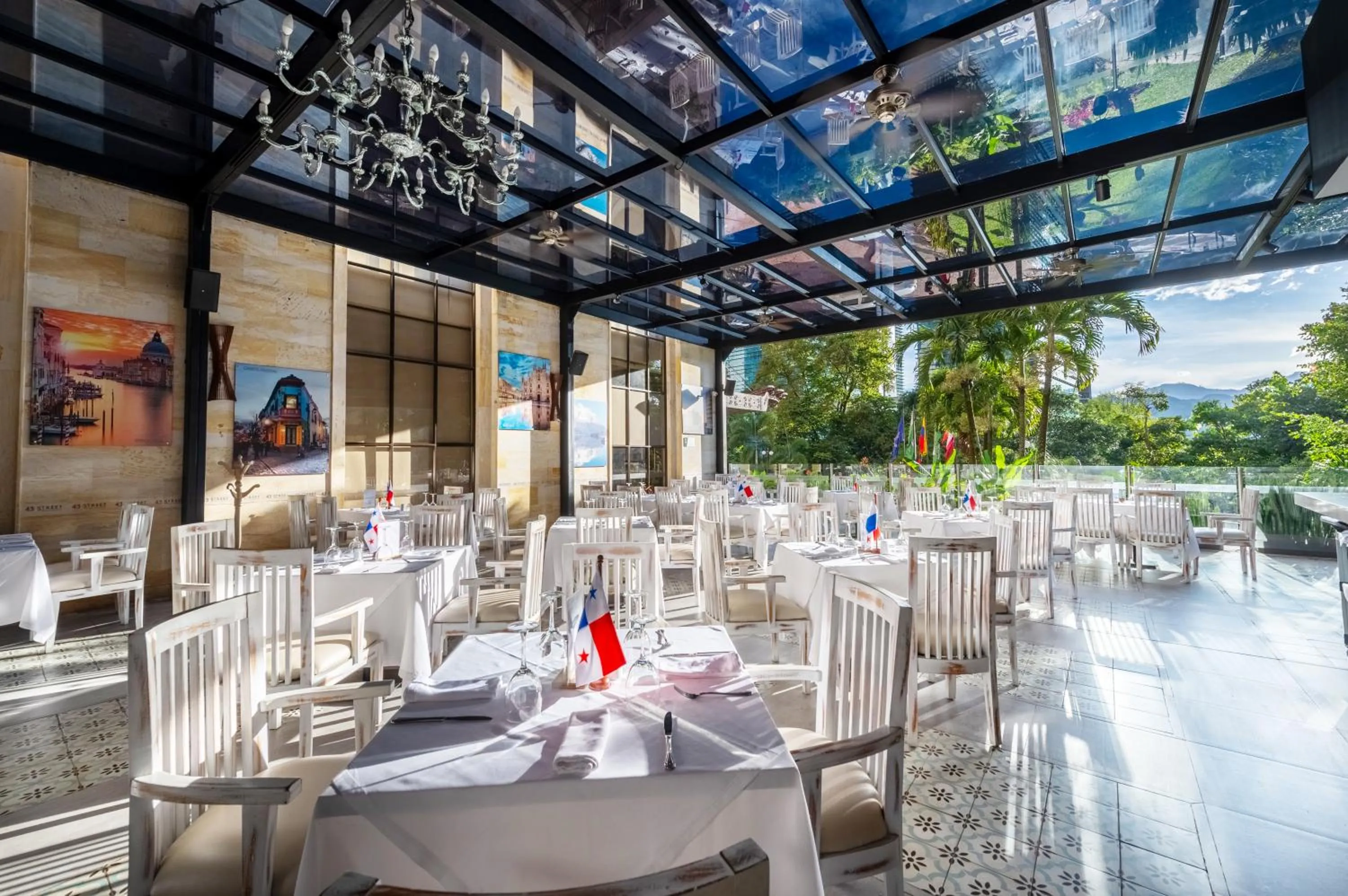 Restaurant/places to eat in Hotel Dann Carlton Medellín