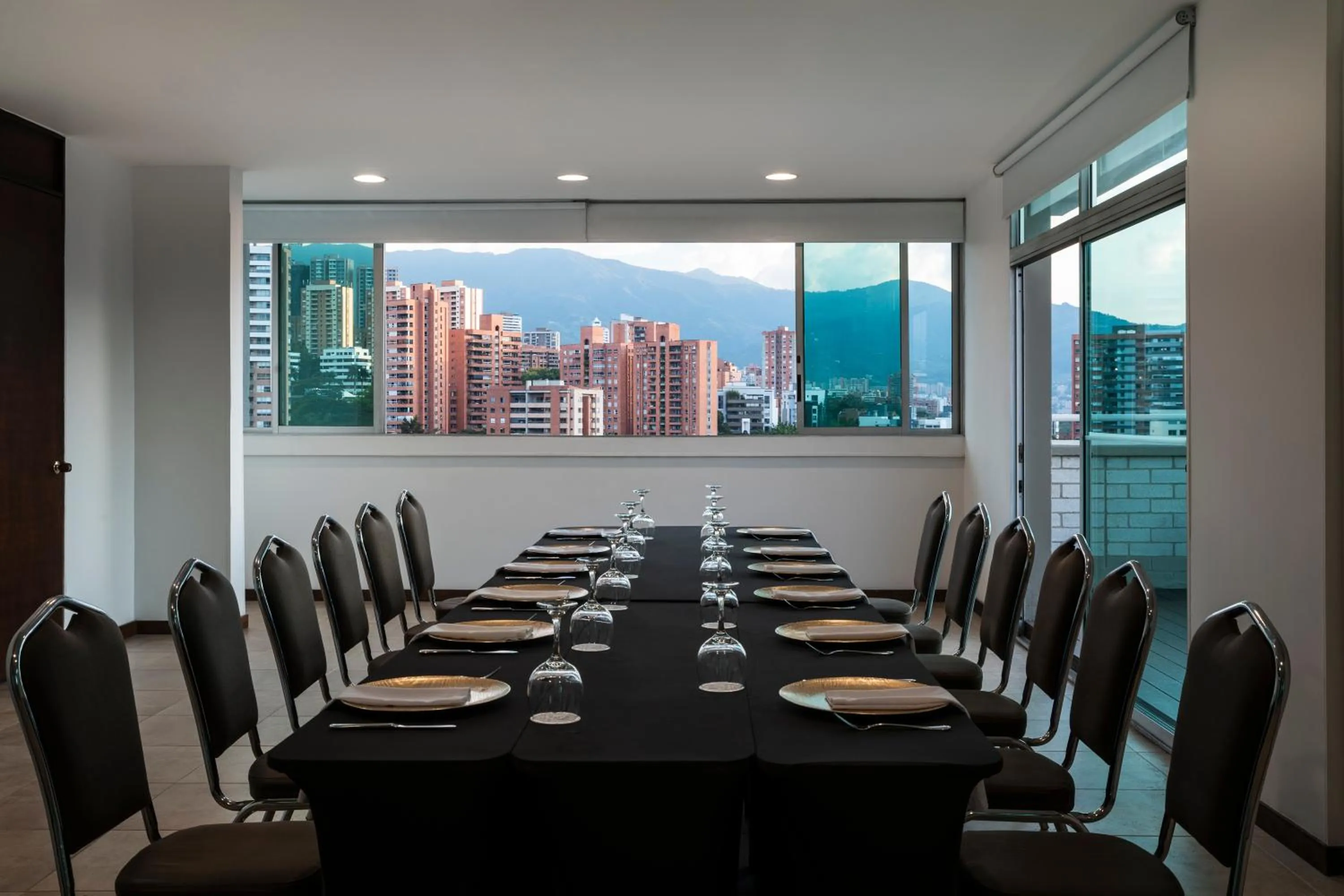 Business facilities in Hotel Poblado Alejandria