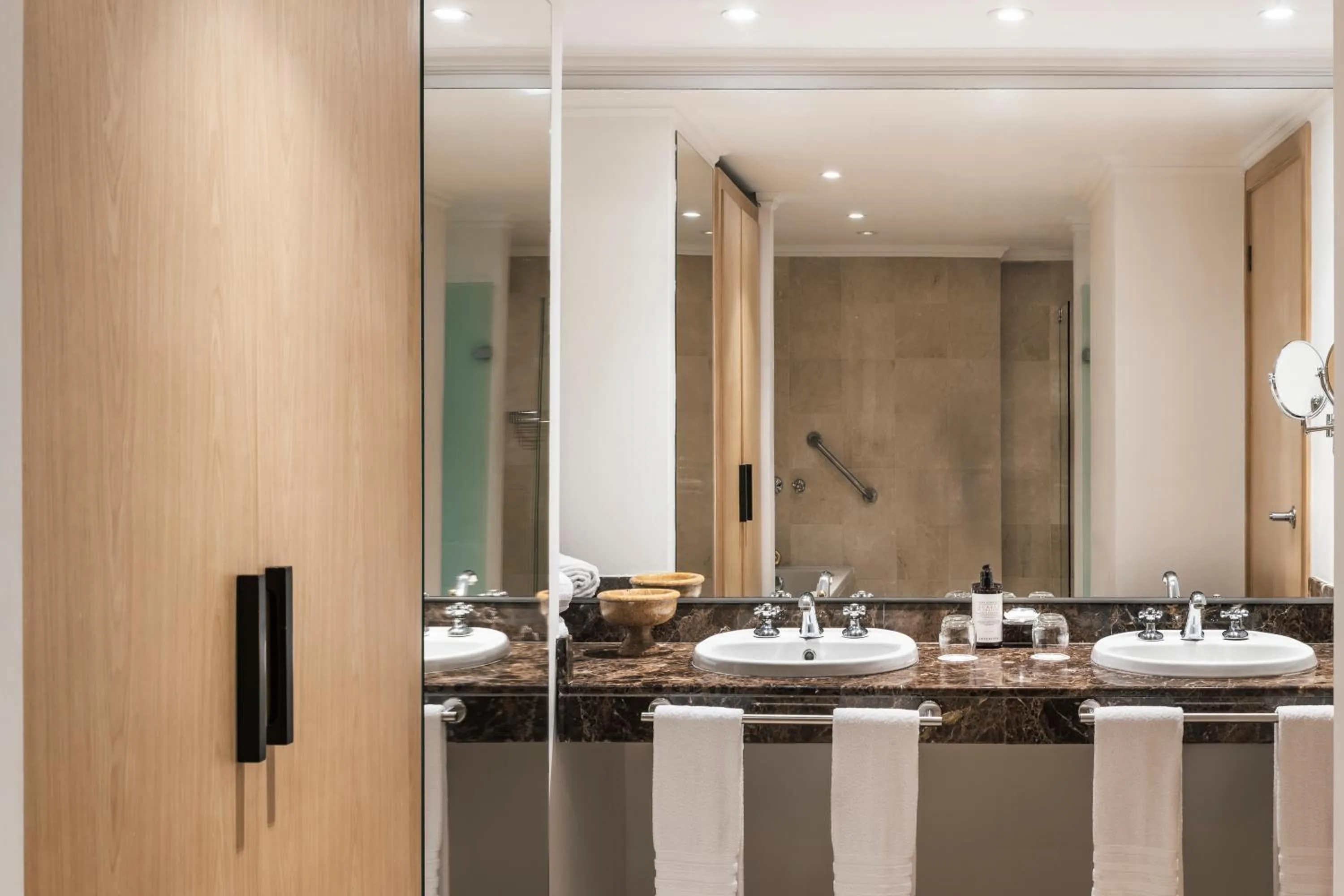 Bathroom in Hotel Poblado Plaza