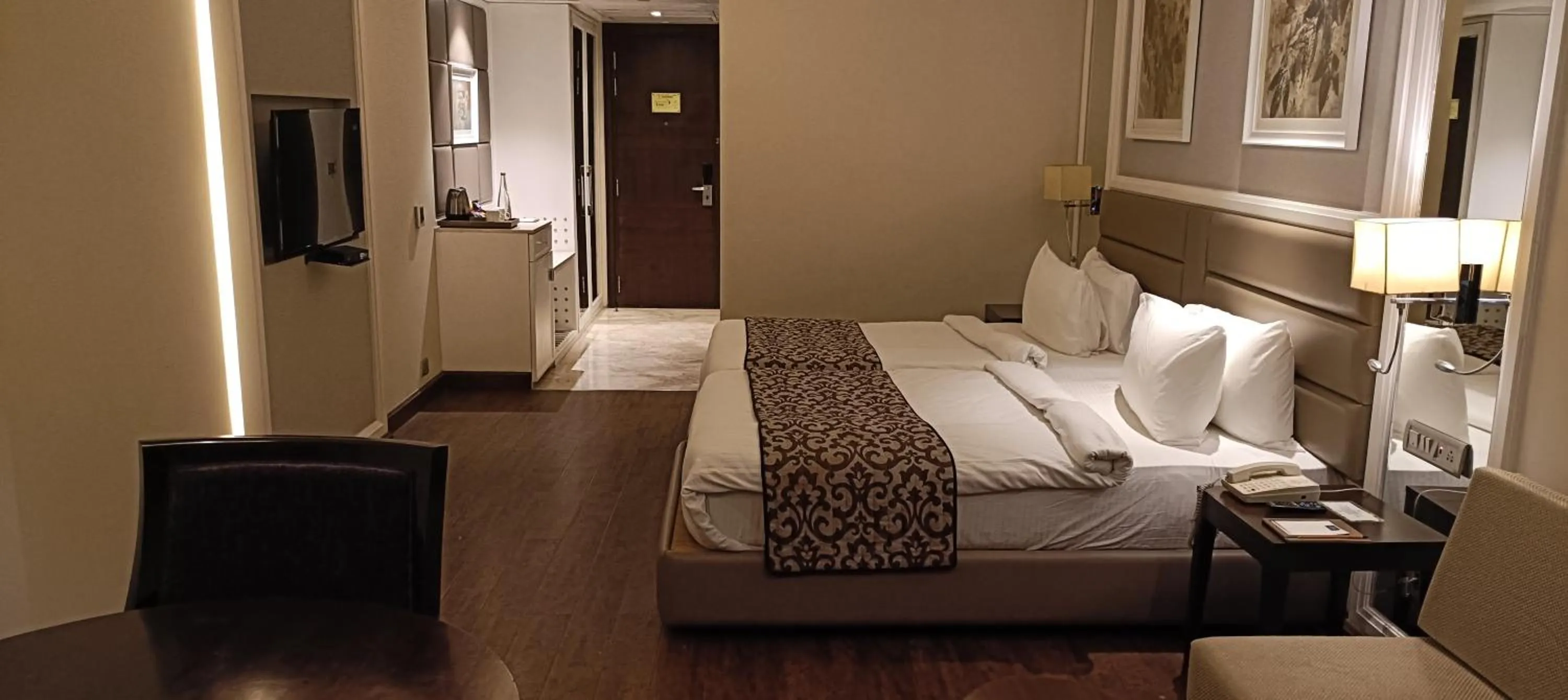 Bed in Singhania Sarovar Portico