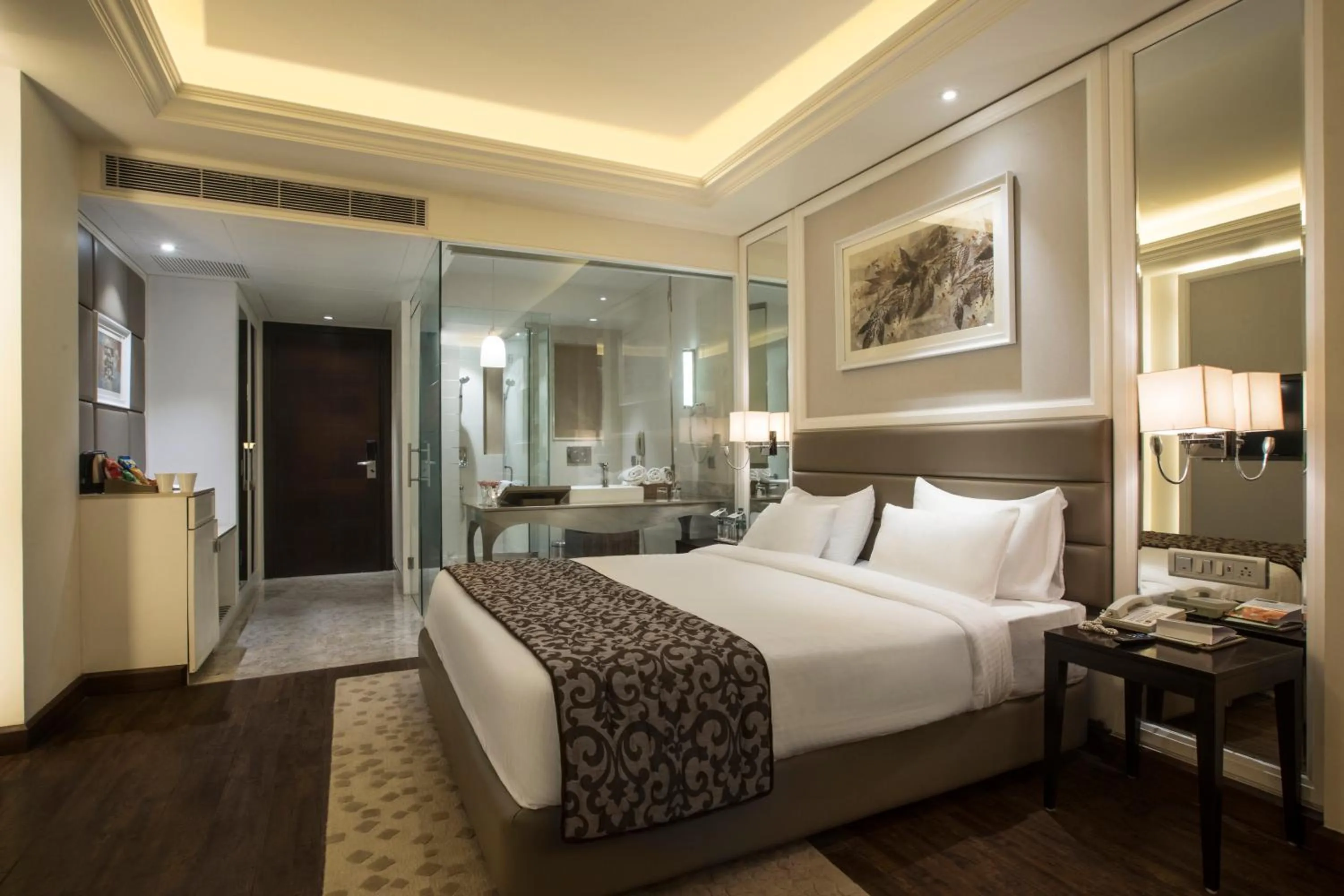 Bedroom, Bed in Singhania Sarovar Portico