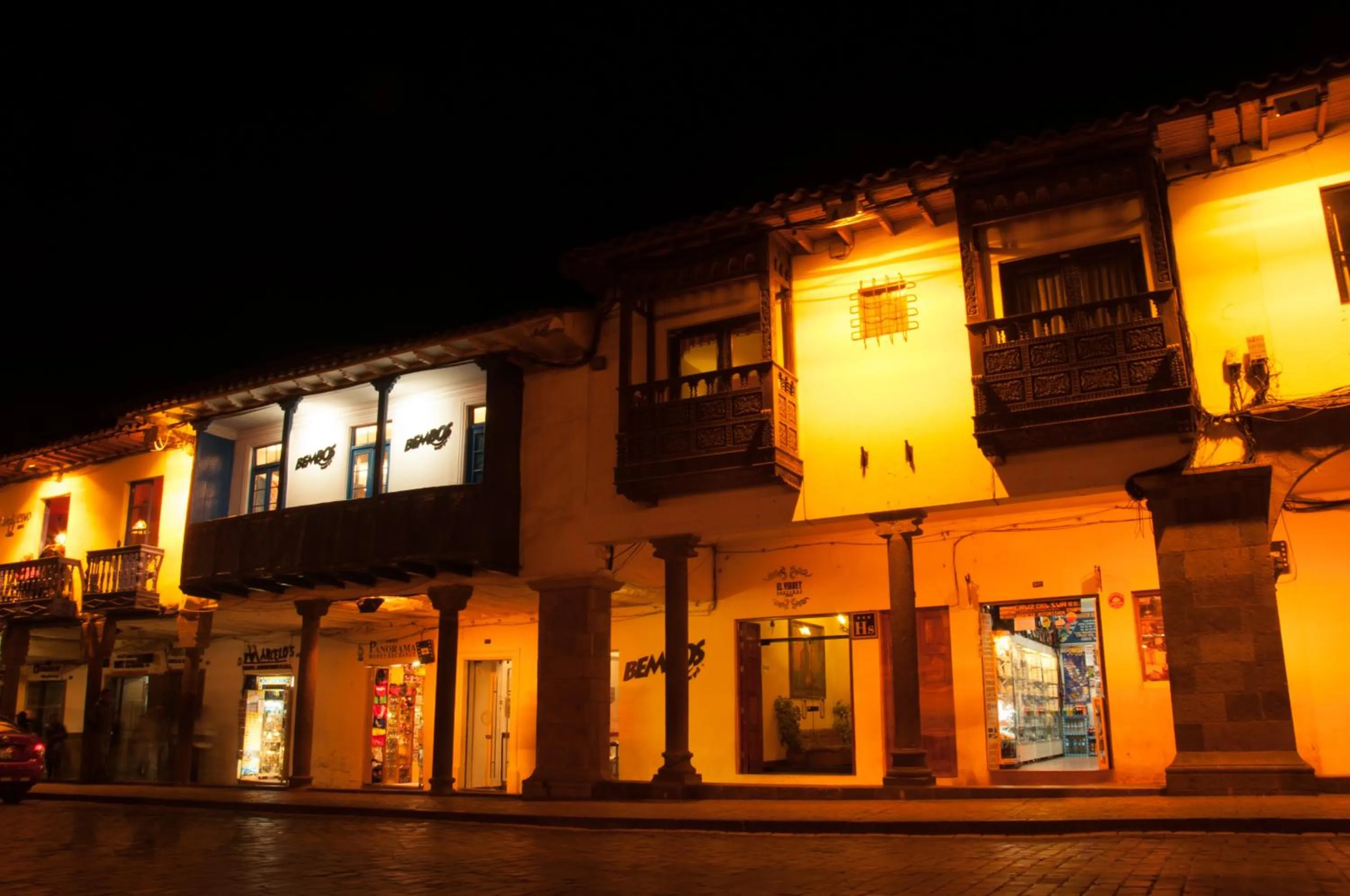 Facade/entrance in El Virrey Boutique
