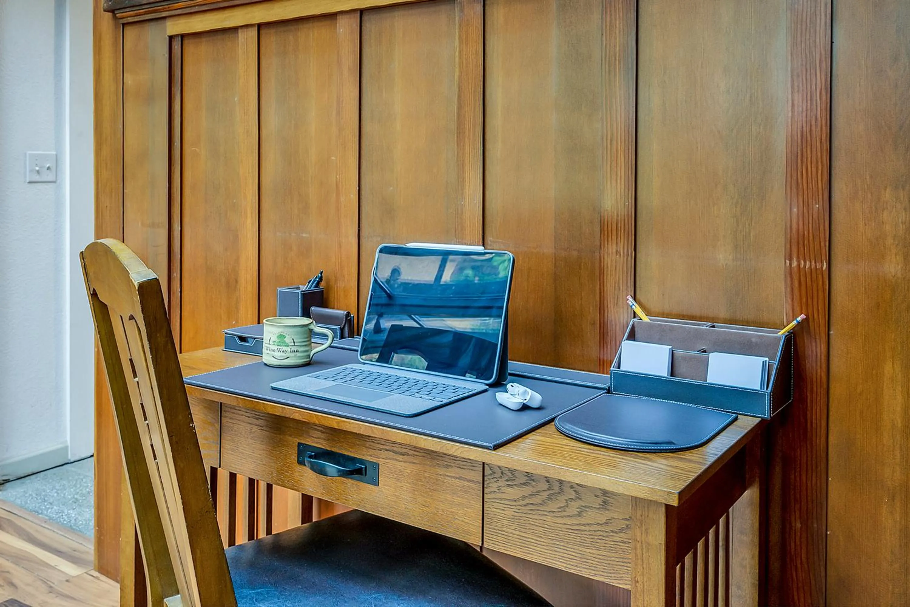 Seating area in Calistoga Wine Way Inn