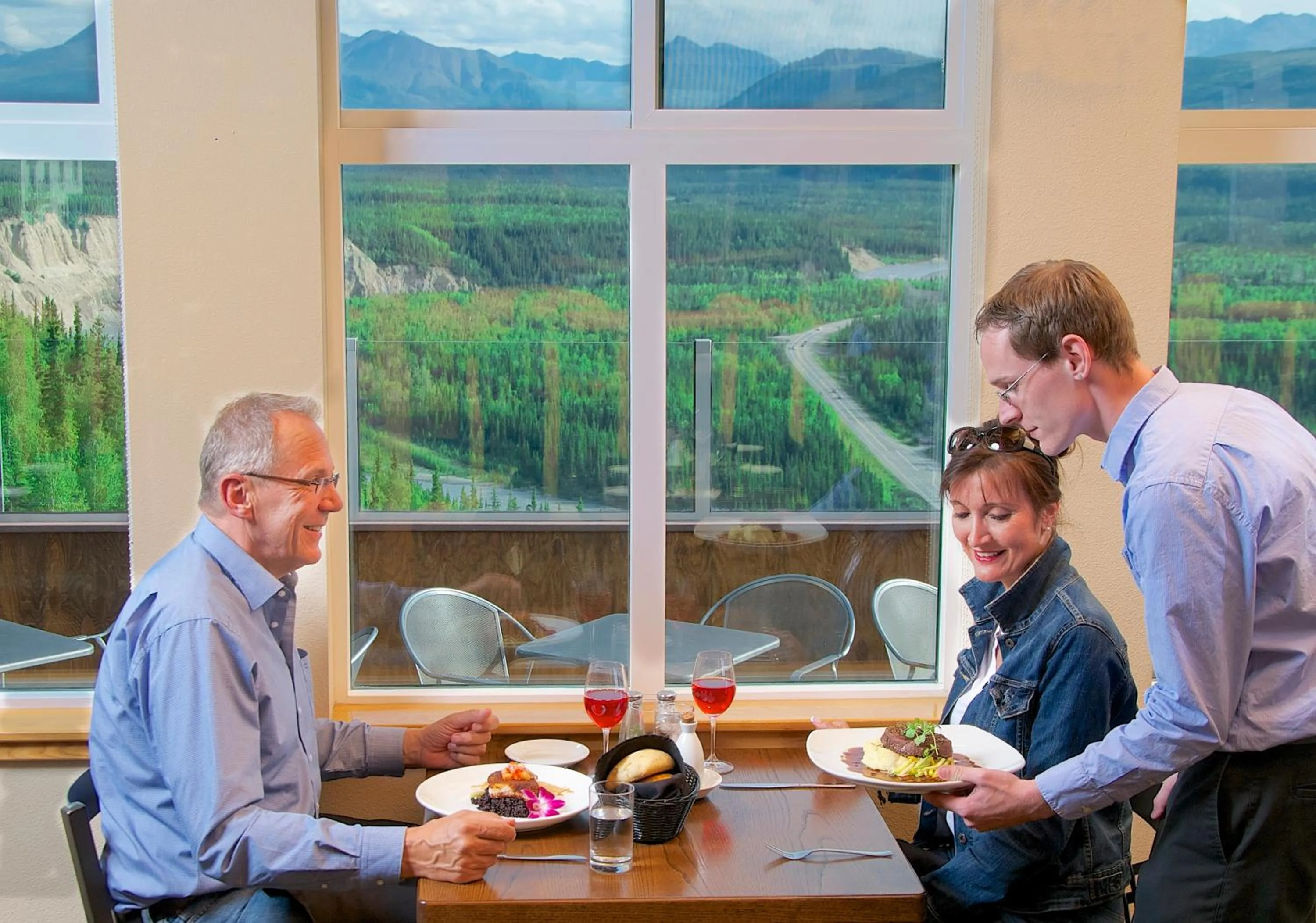 Restaurant/places to eat in Grande Denali Lodge