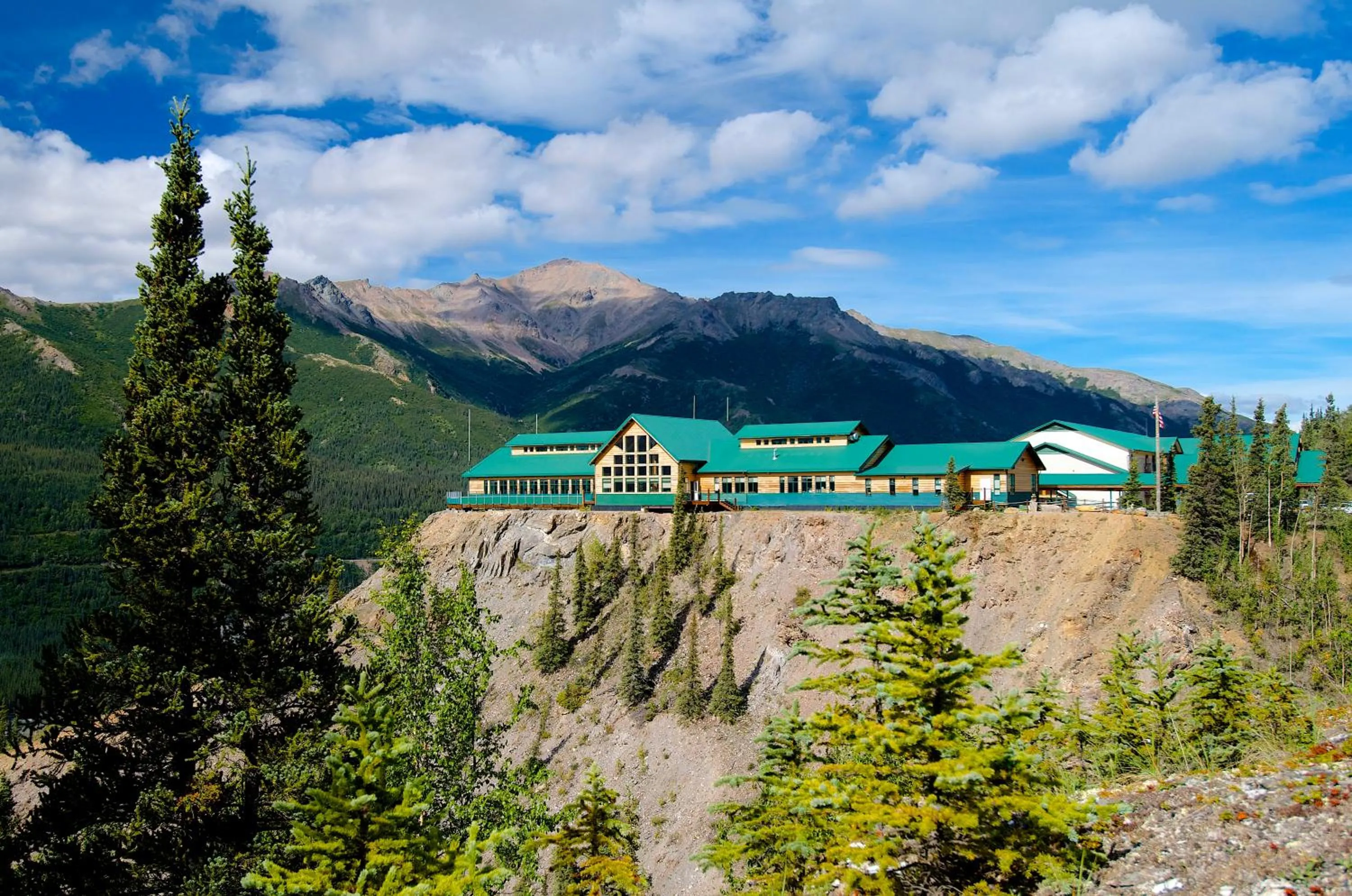 Facade/entrance in Grande Denali Lodge