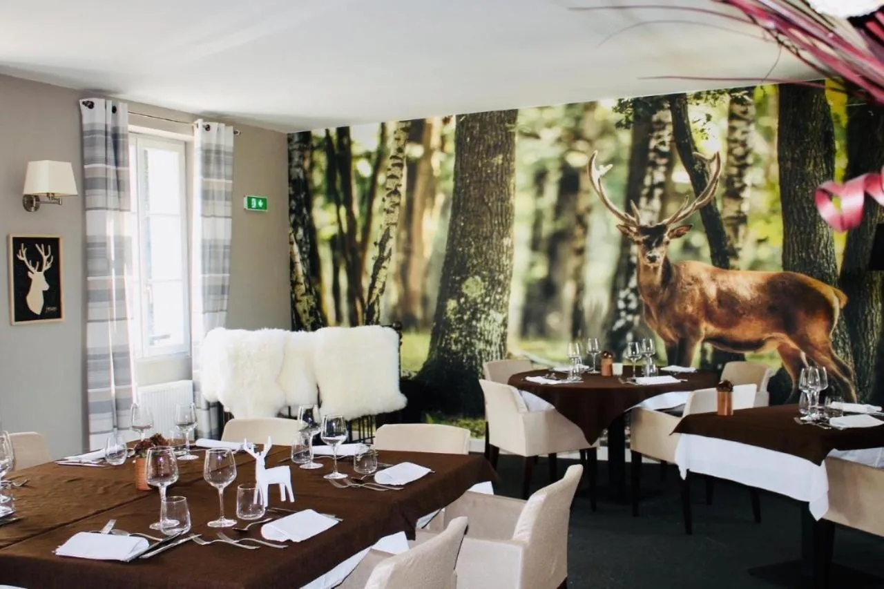 Dining area in Auberge du Chasseur