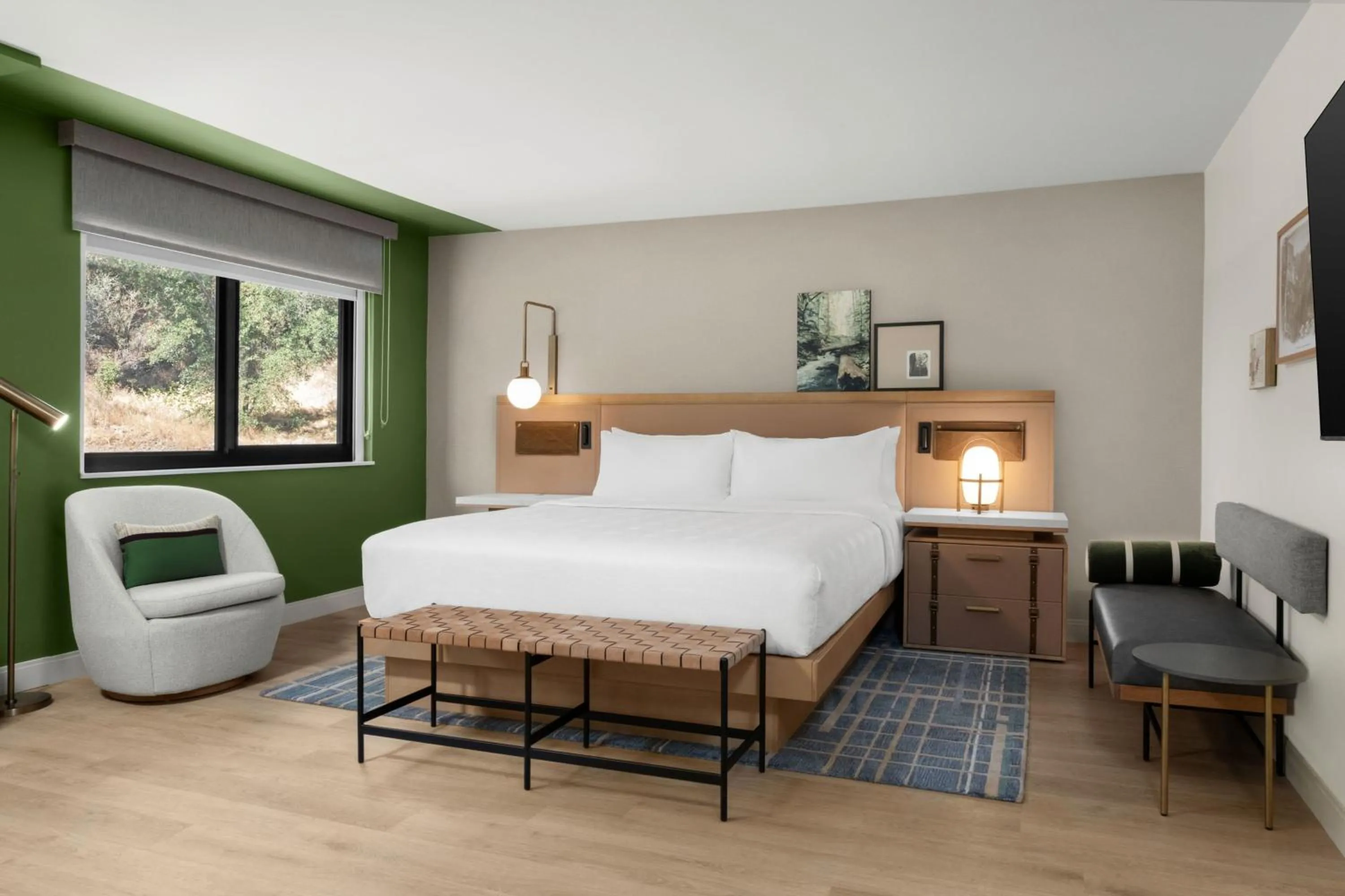Bedroom, Bed in The Inelle, Oakhurst Yosemite, a Tribute Portfolio Hotel