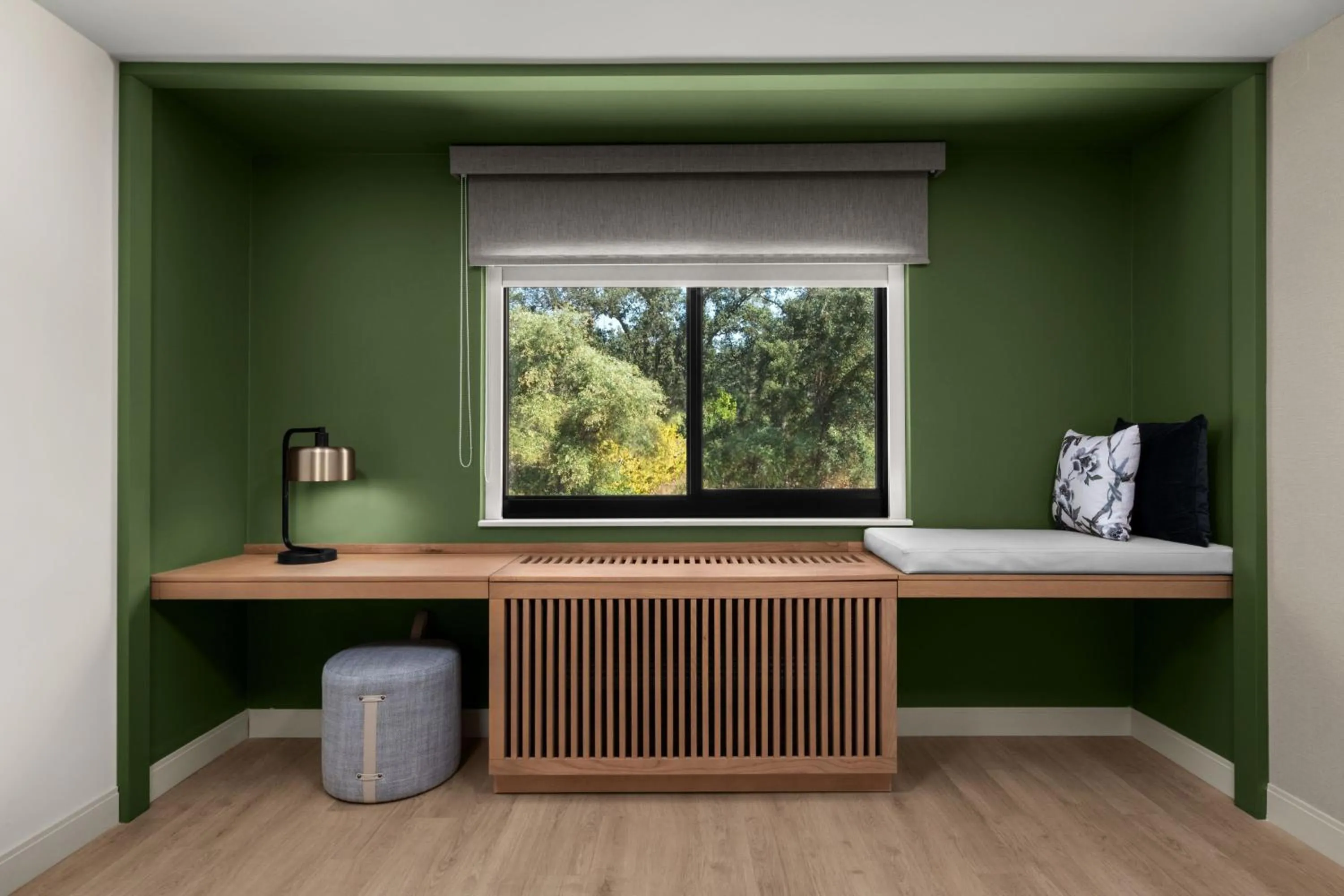 Photo of the whole room in The Inelle, Oakhurst Yosemite, a Tribute Portfolio Hotel