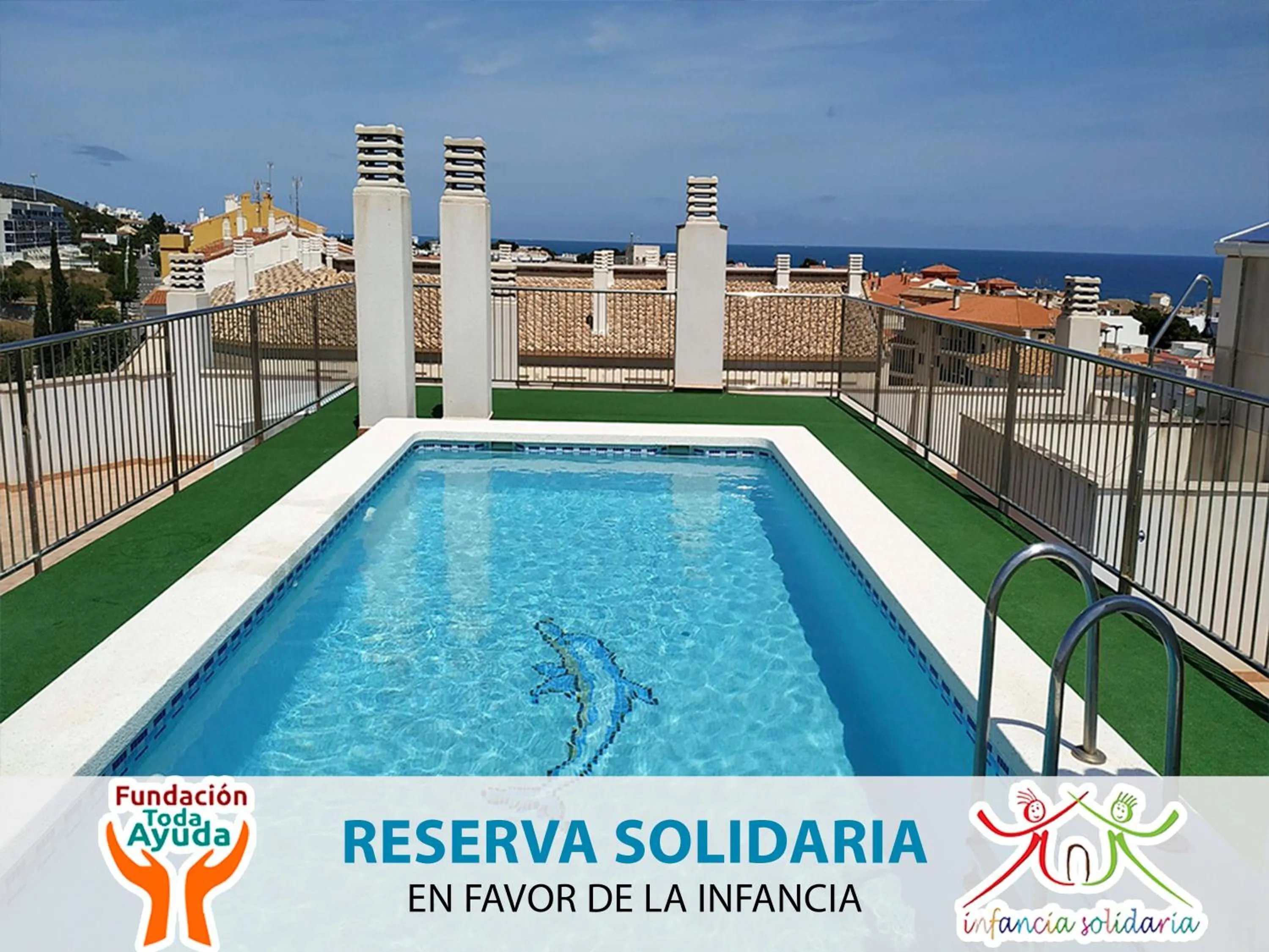 Swimming pool in Apartamentos Neptuno 3000