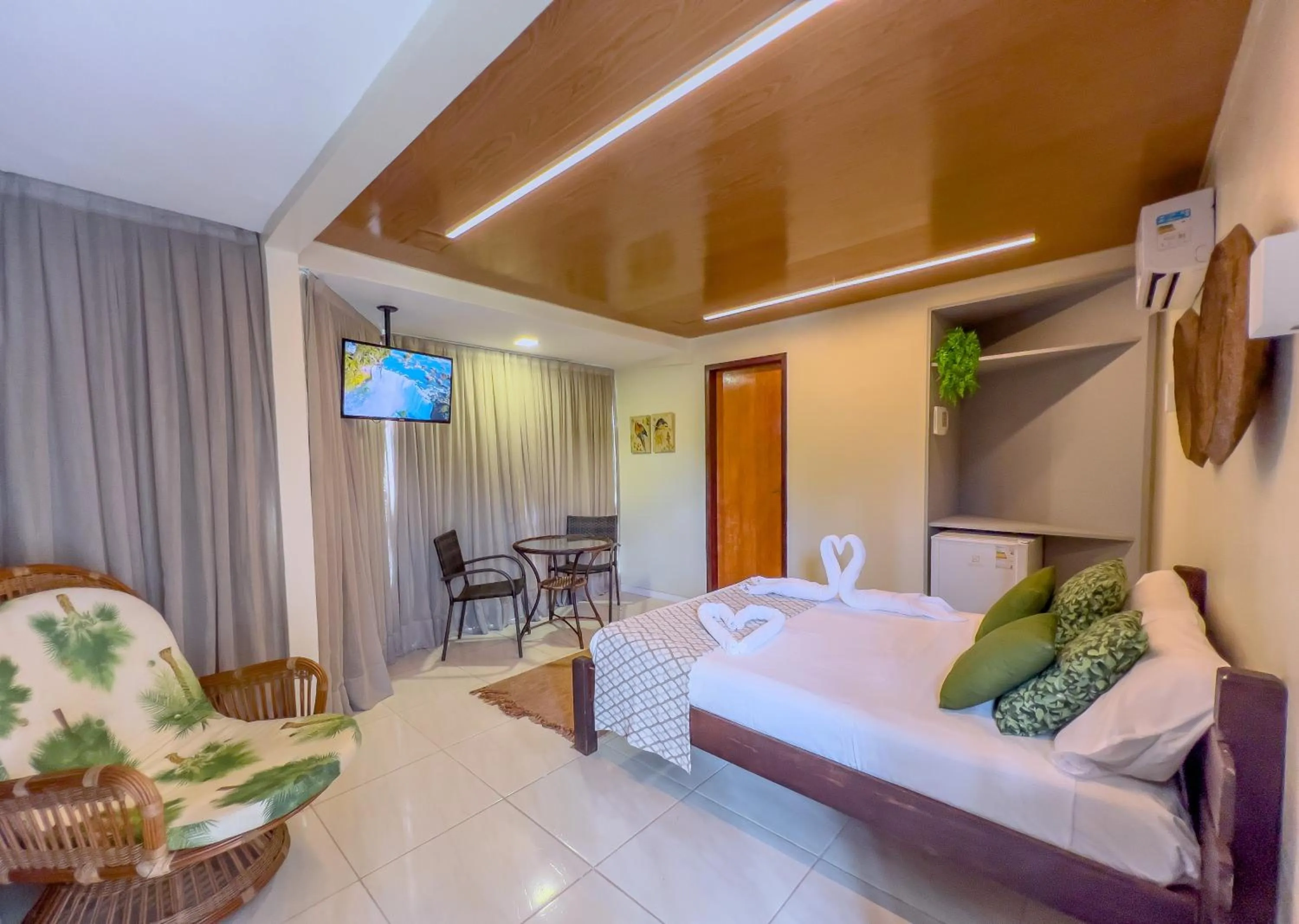 Photo of the whole room, Bed in Pousada Pérola do Porto