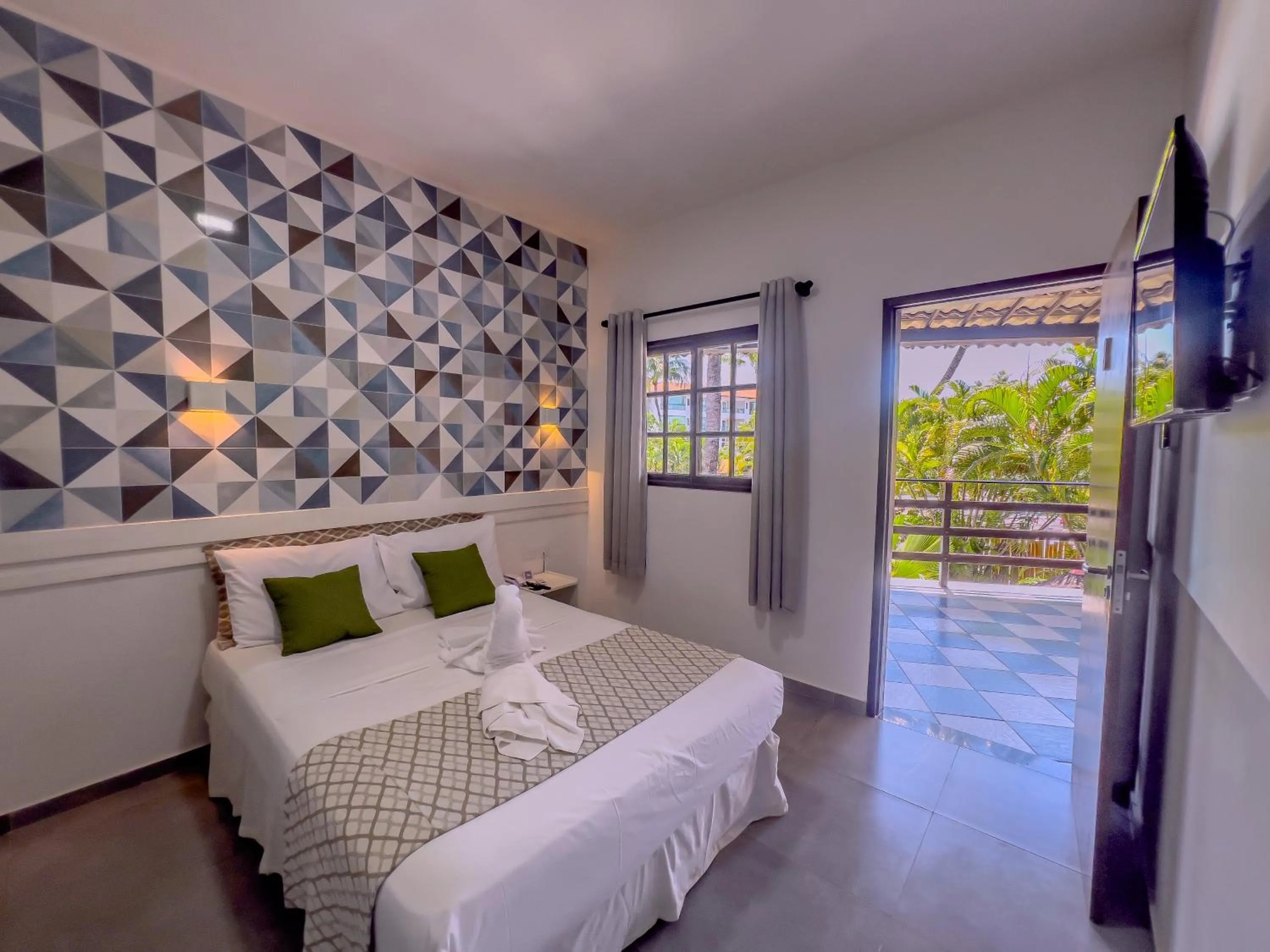 Photo of the whole room, Bed in Pousada Pérola do Porto