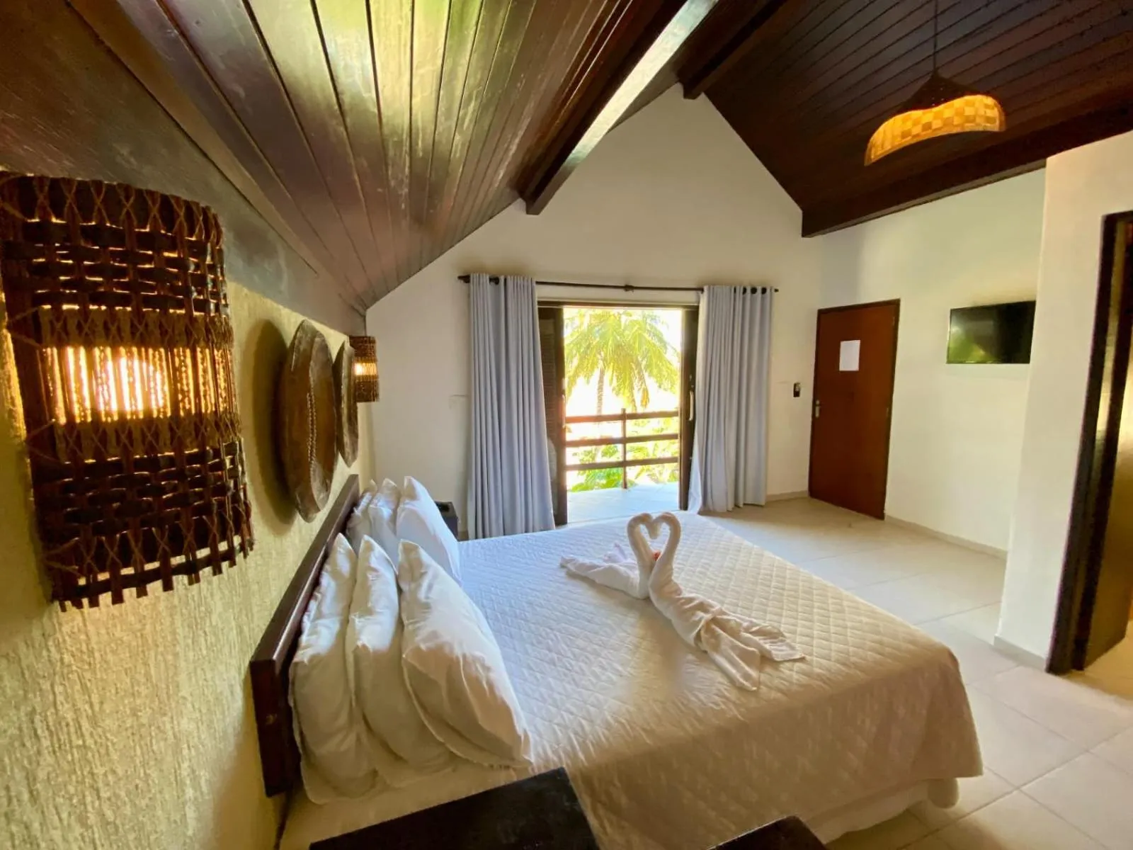 Photo of the whole room, Bed in Pousada Pérola do Porto