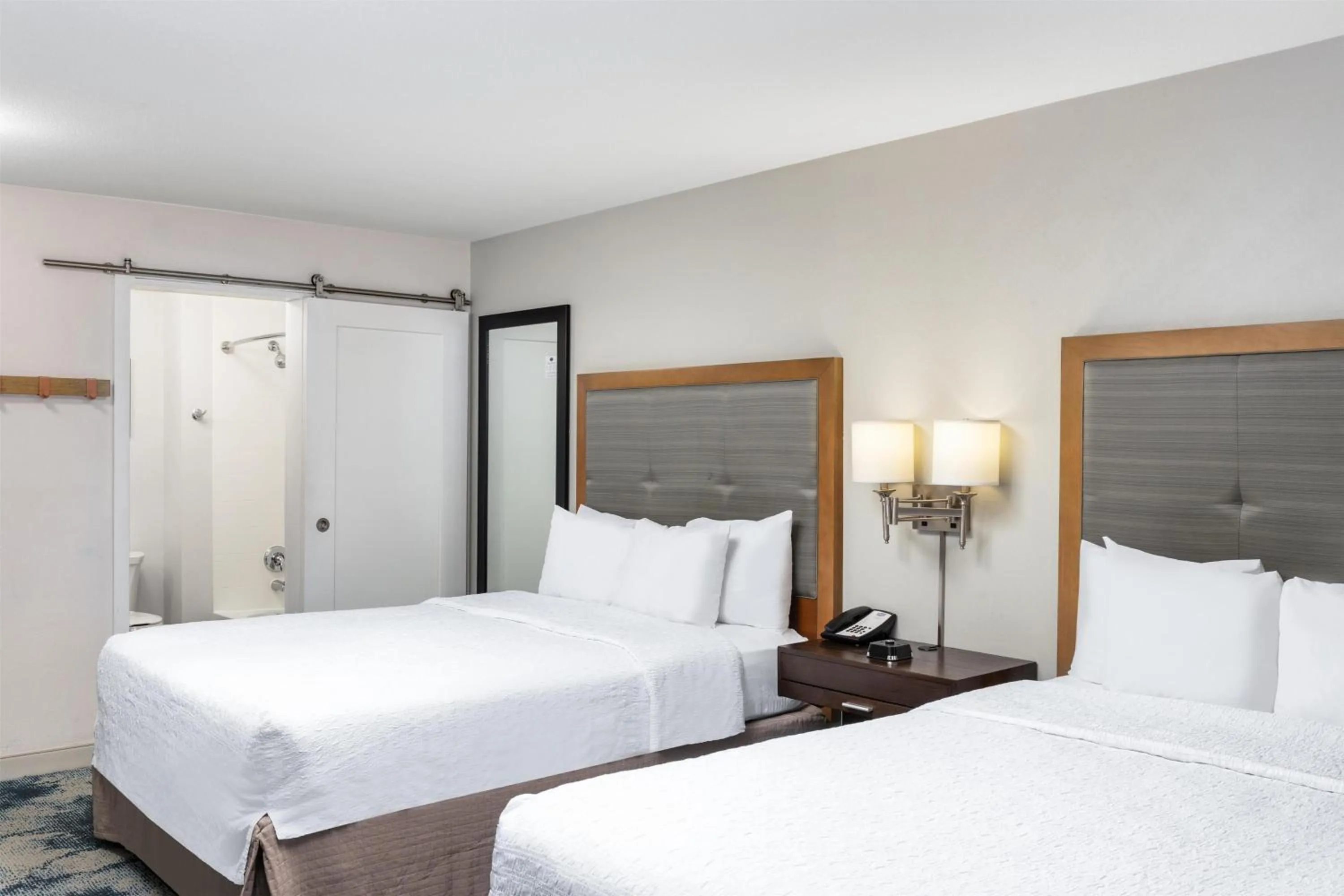 Bed in Hampton Inn Portland East