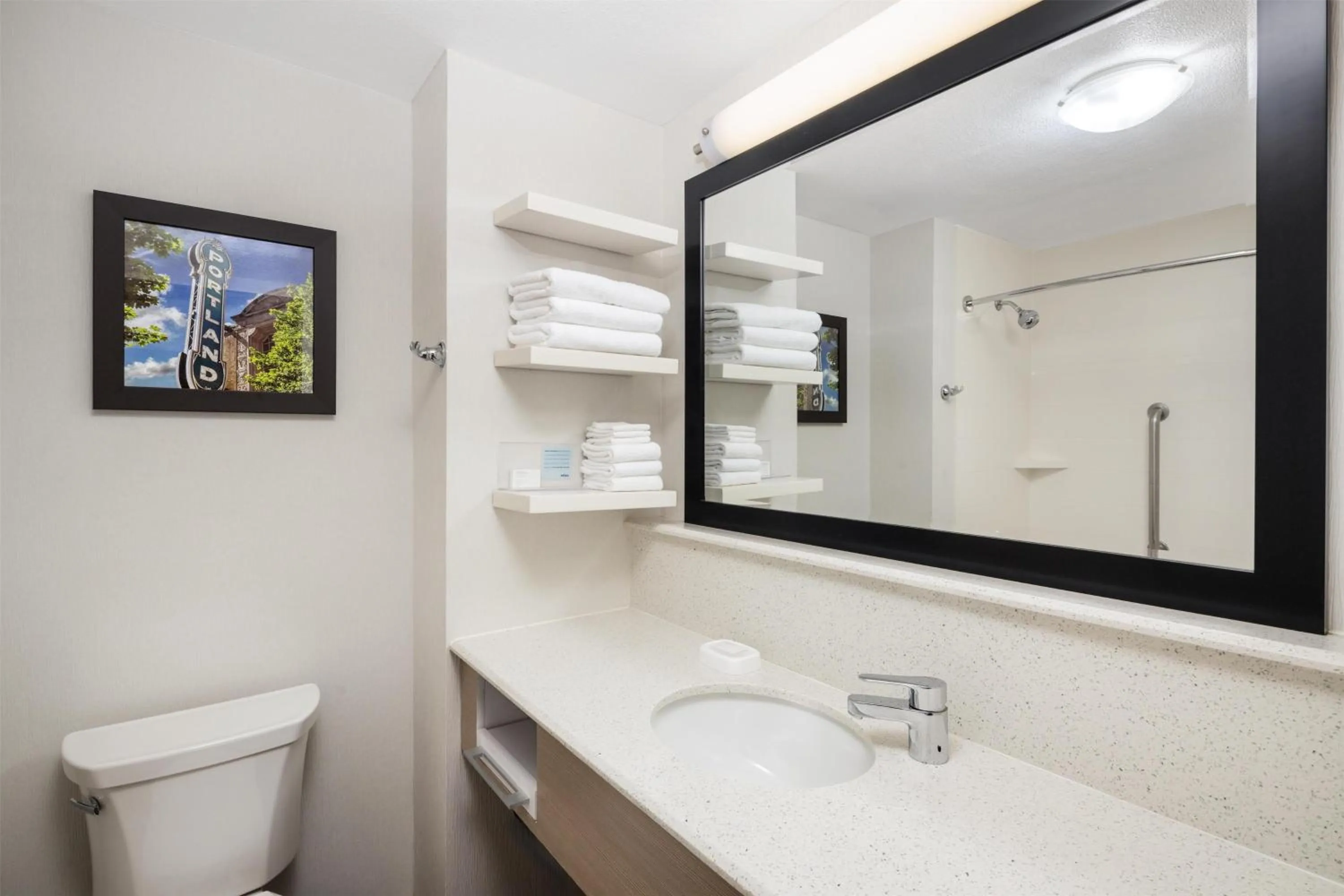 Bathroom in Hampton Inn Portland East