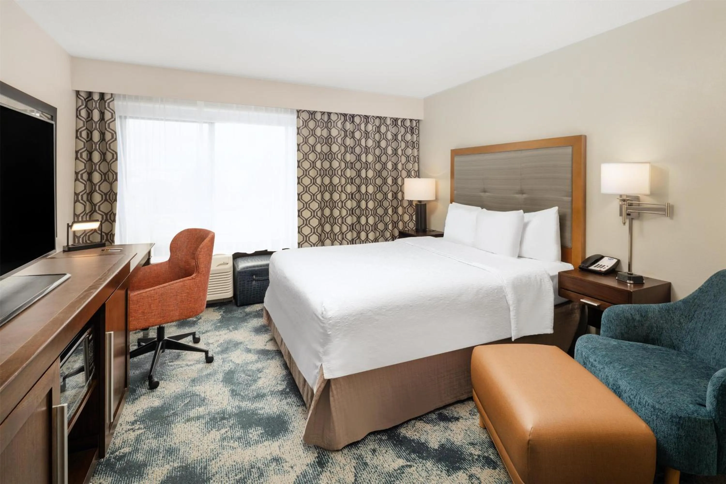 Bed in Hampton Inn Portland East