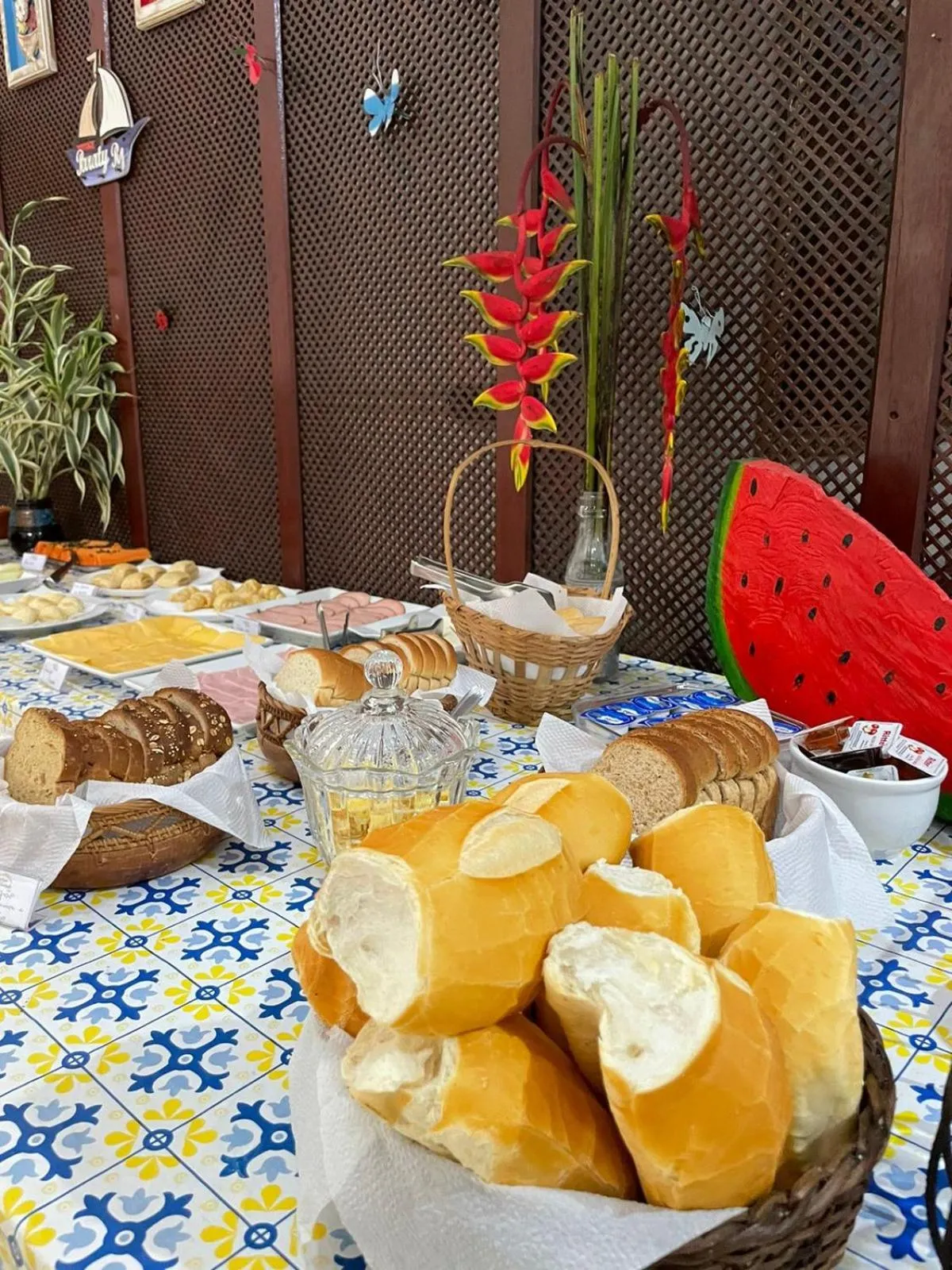 Food and drinks in Pousada Alecrim Dourado