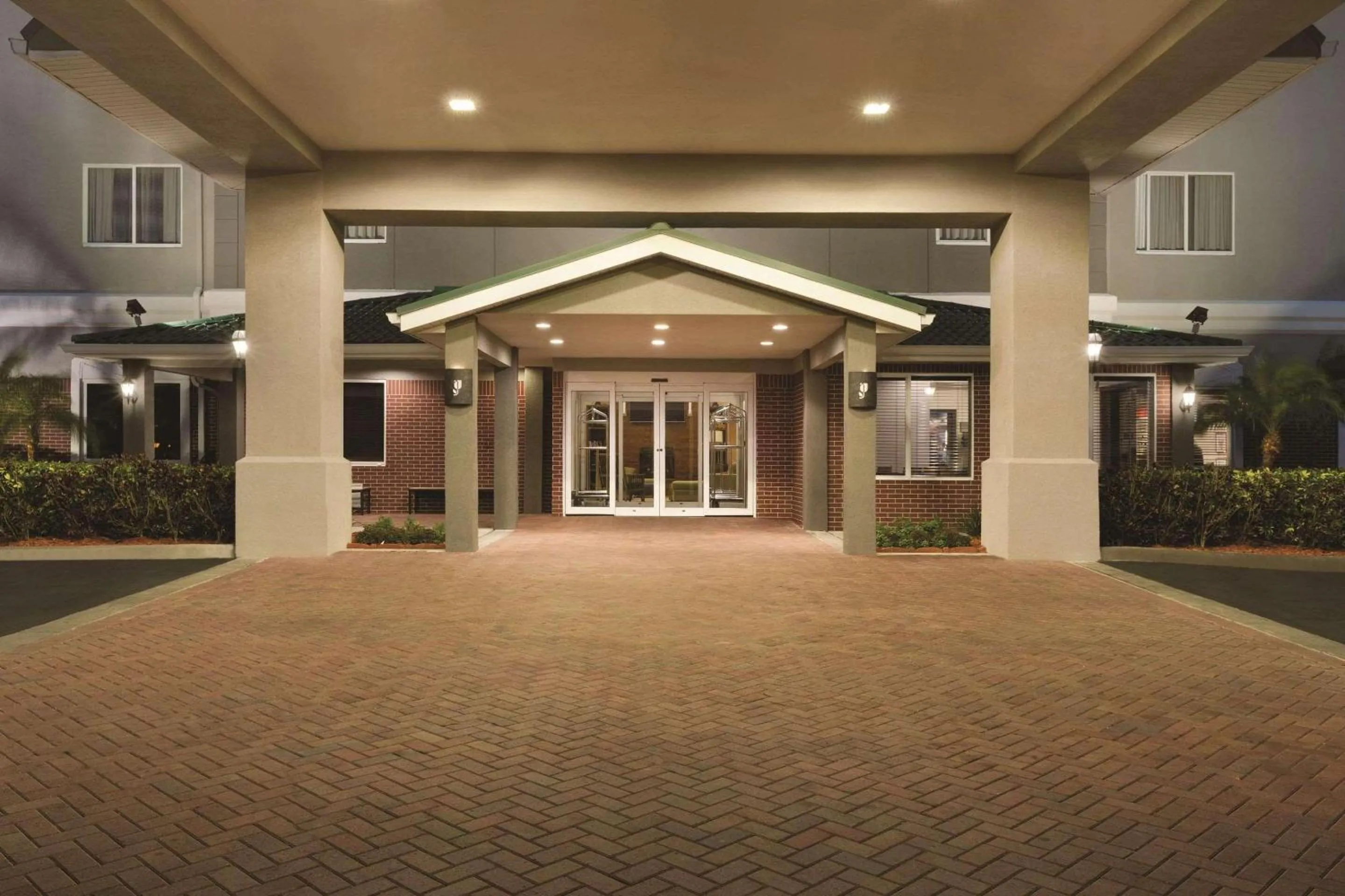 Property building in Country Inn & Suites by Radisson, St Petersburg - Clearwater, FL