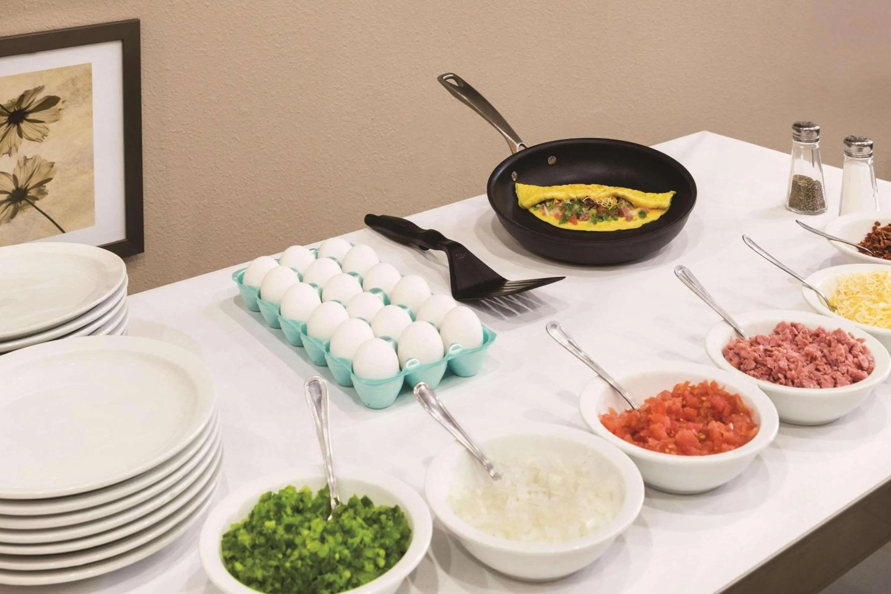 Breakfast in Country Inn & Suites by Radisson, St Petersburg - Clearwater, FL