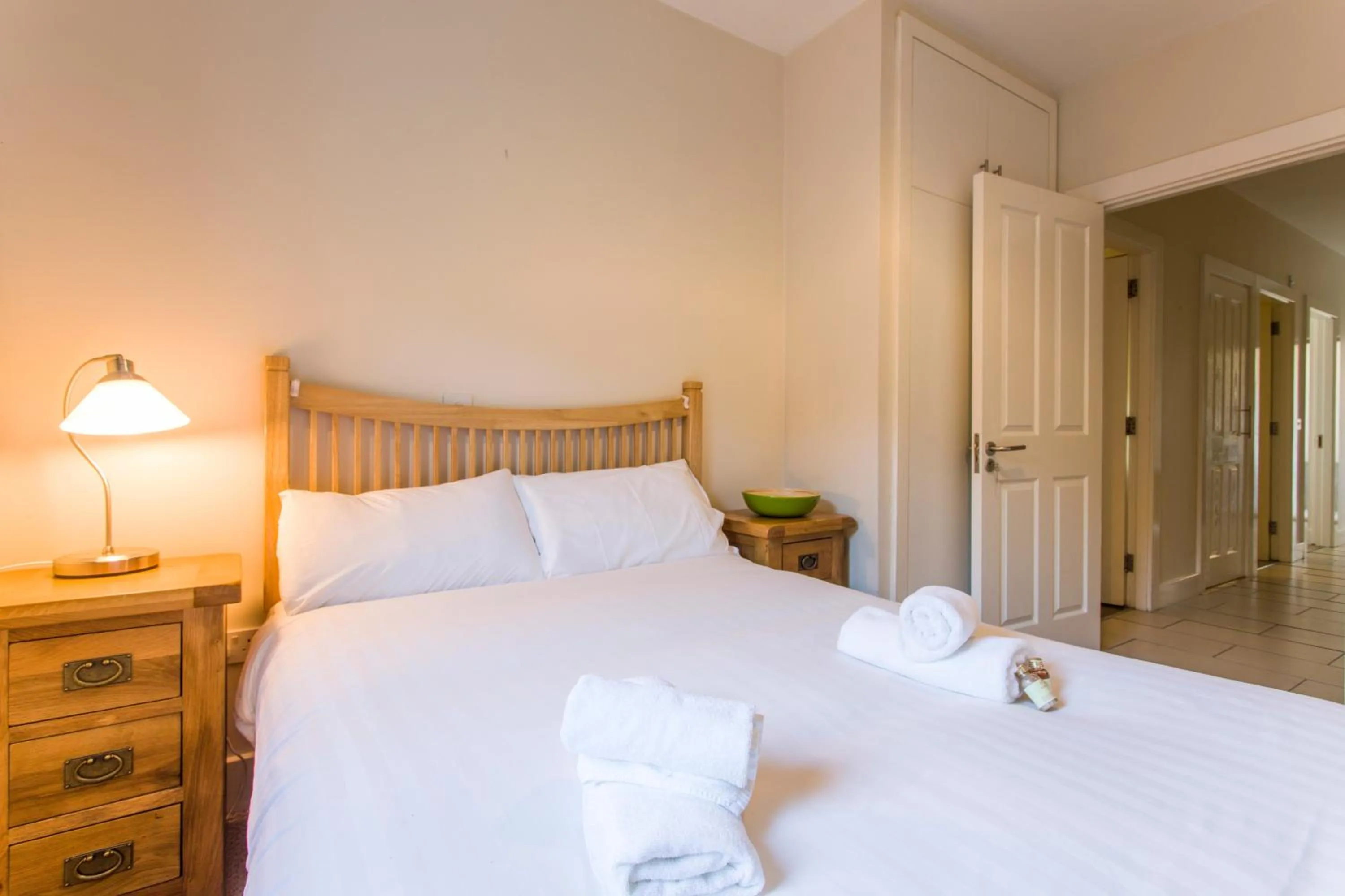 Bedroom, Bed in The Artane Self Catering