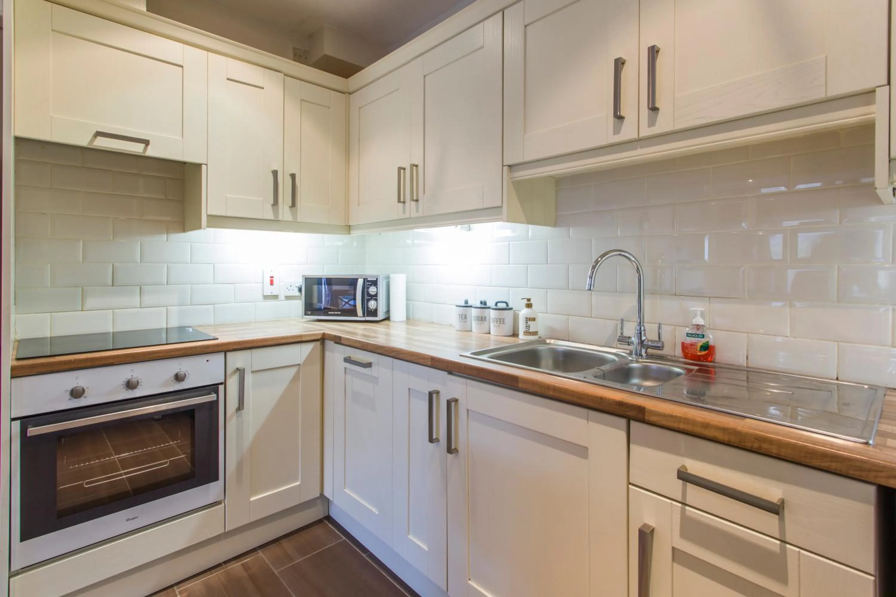 Kitchen or kitchenette in The Artane Self Catering