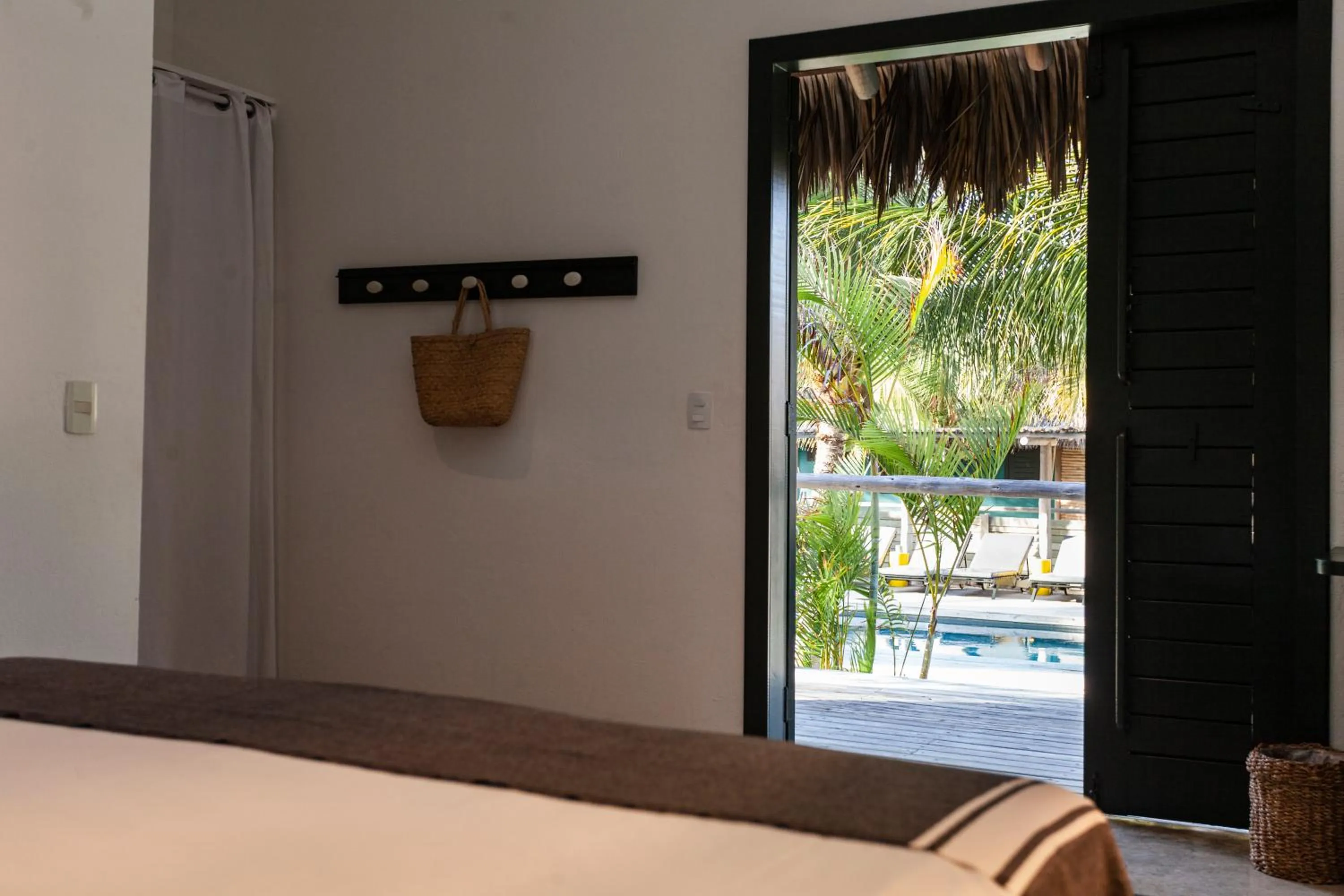 Pool view, Bed in Hotel VilaVeraTheresa