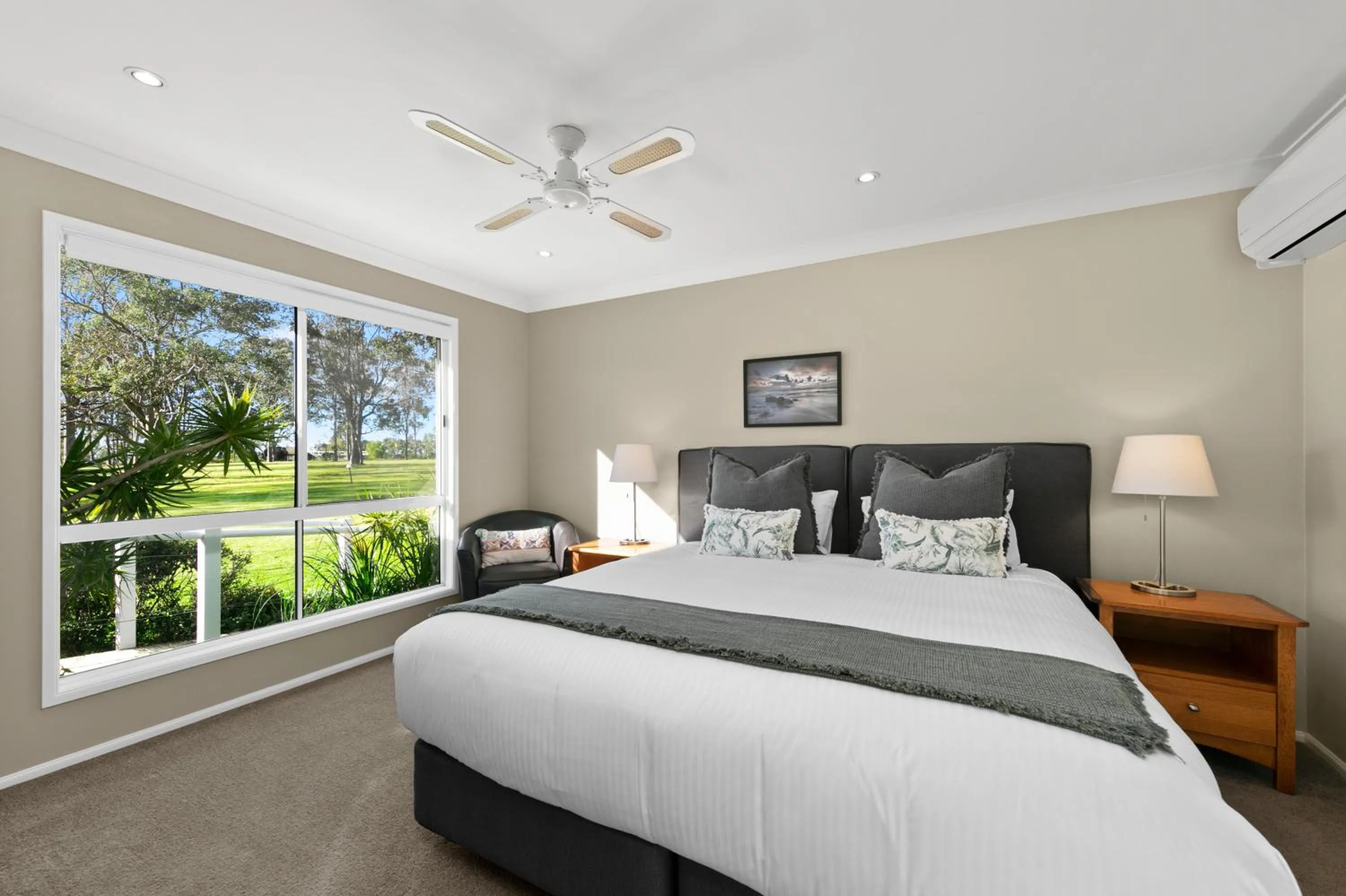 Bedroom, Bed in The Grange On Hermitage