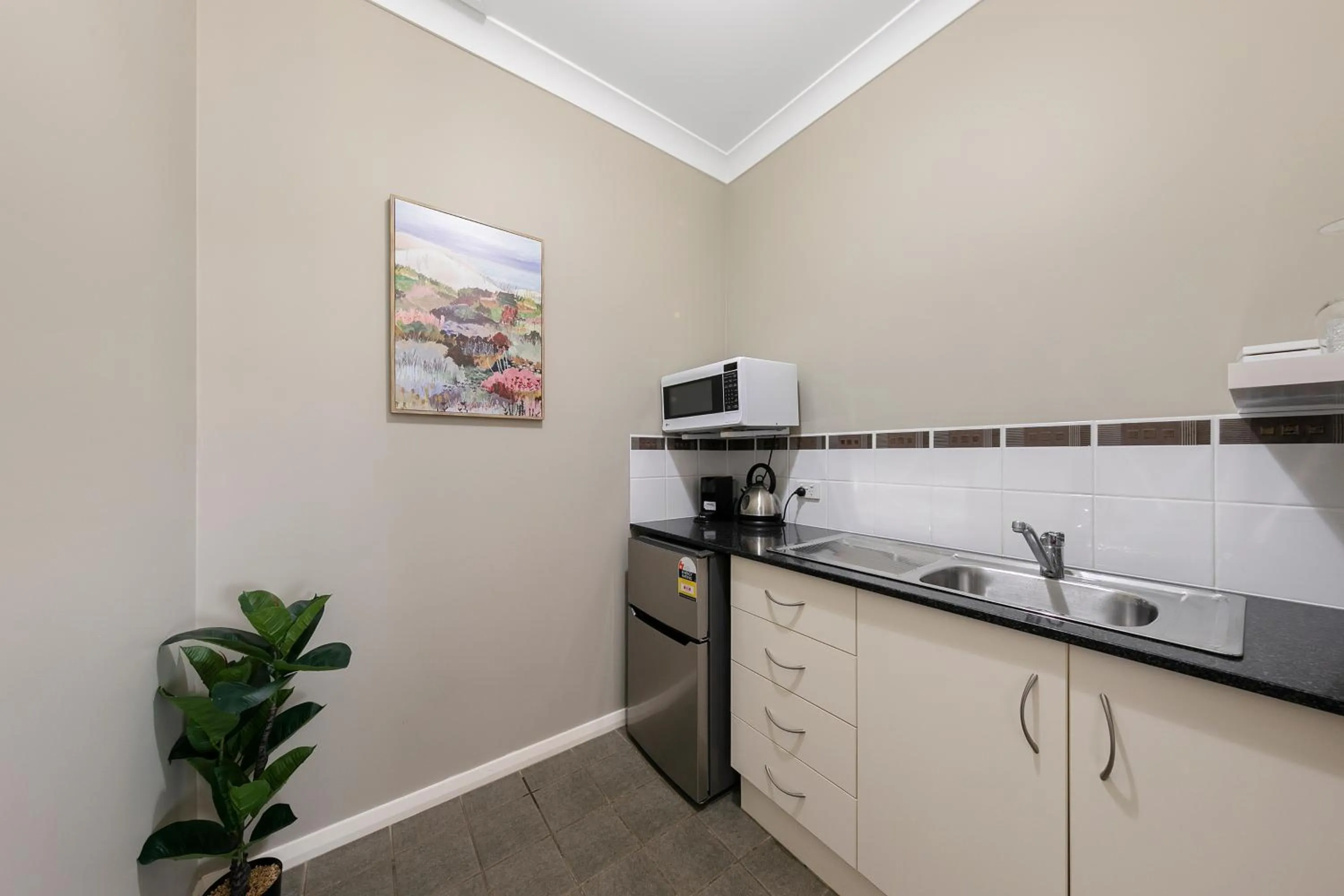 Kitchen or kitchenette in The Grange On Hermitage