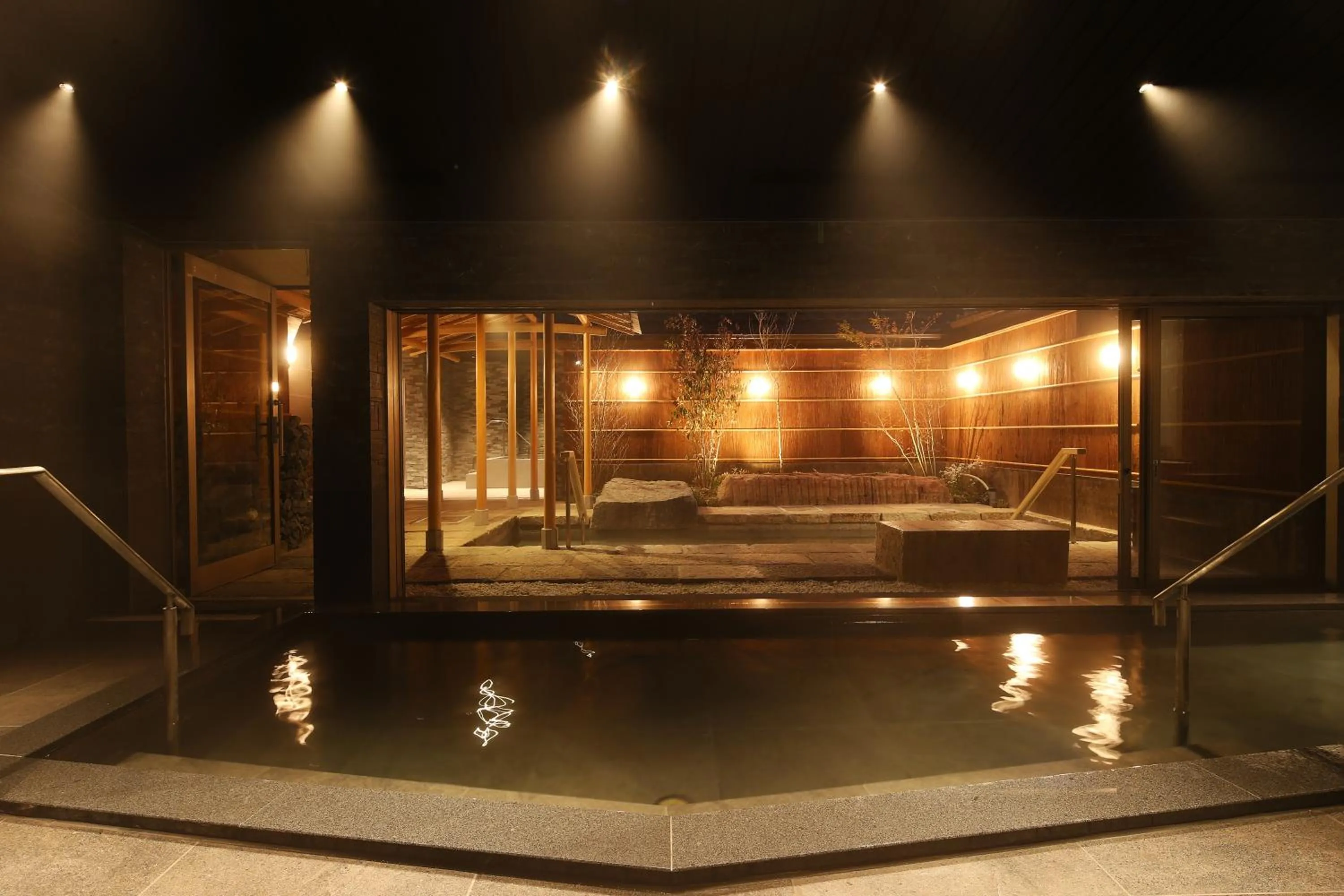 Hot Spring Bath in Monjusou