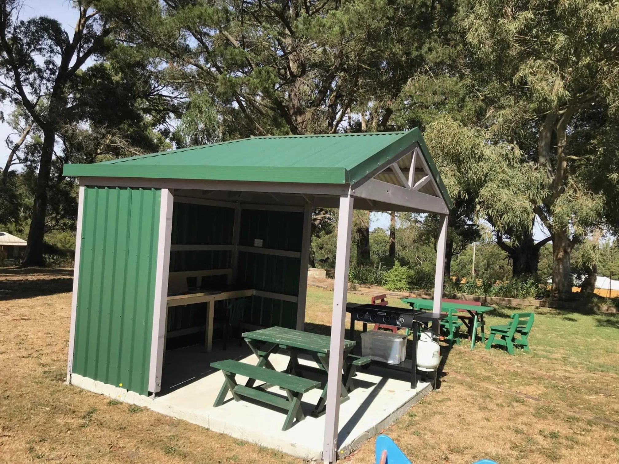BBQ facilities in Woodmans Hill Motel