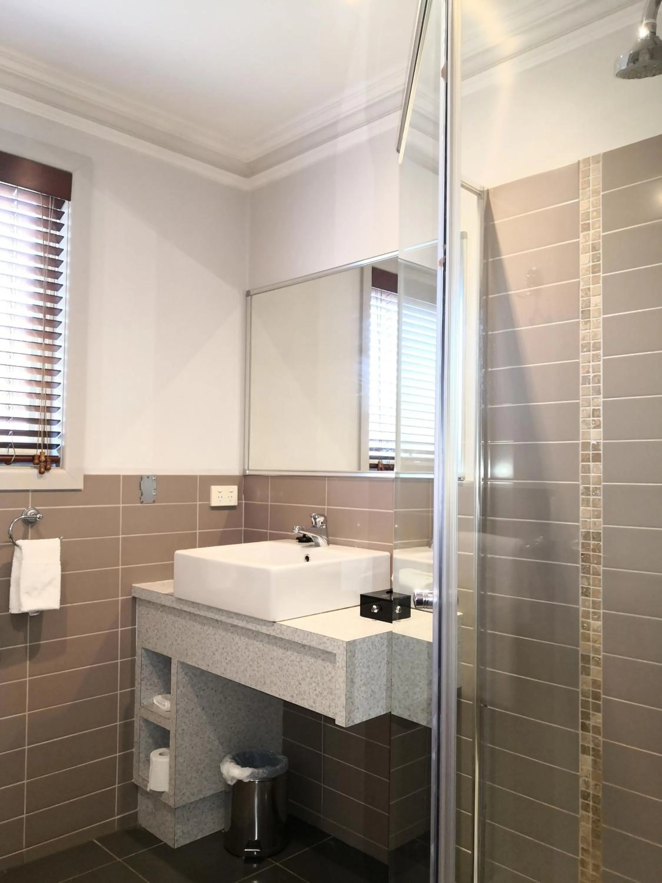 Bathroom in Seymours On Lydiard