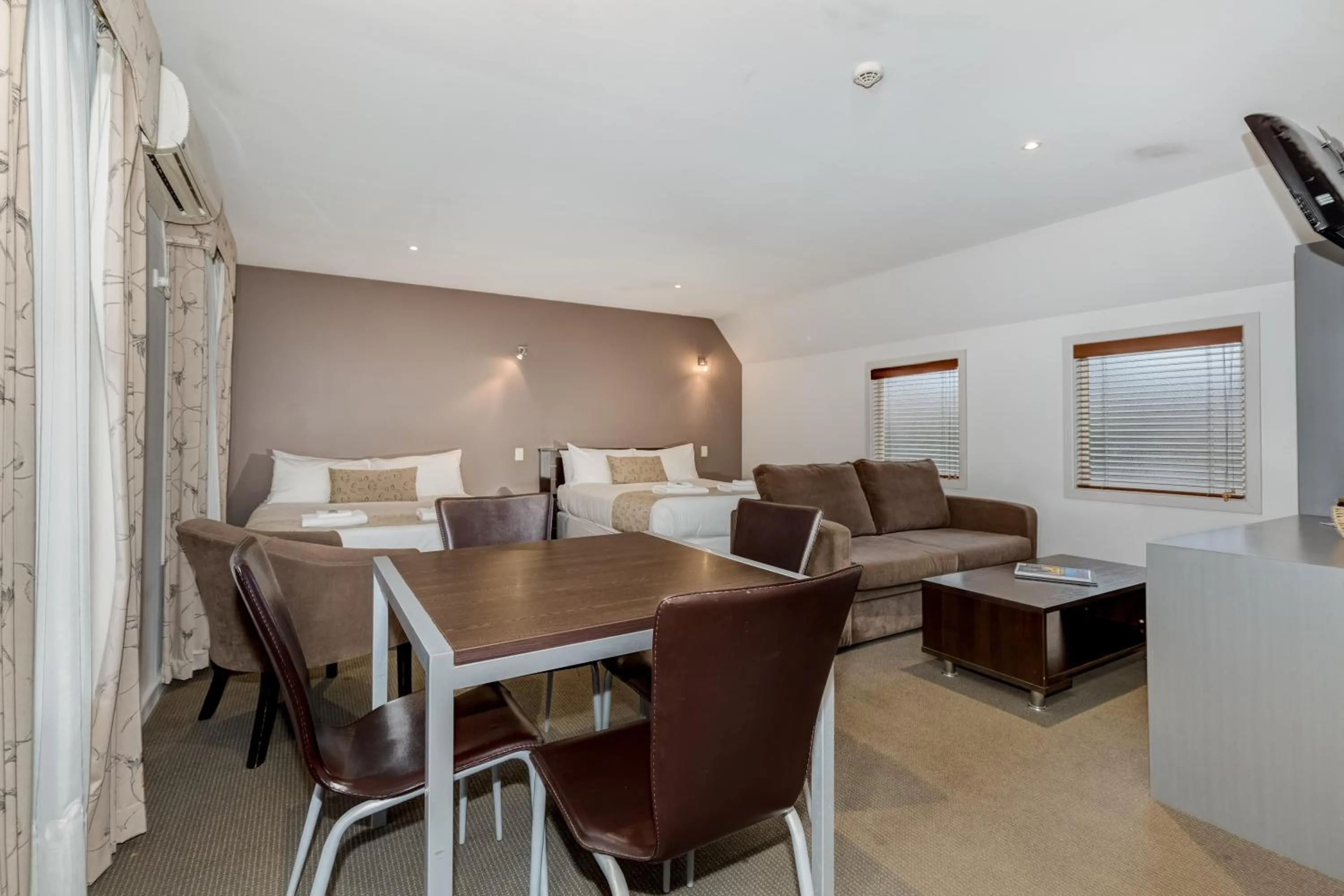 Seating area in Seymours On Lydiard