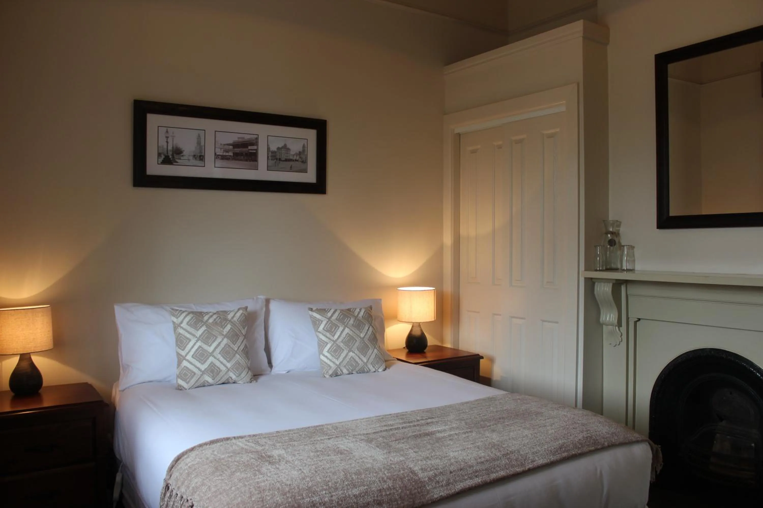 Photo of the whole room, Bed in Seymours On Lydiard