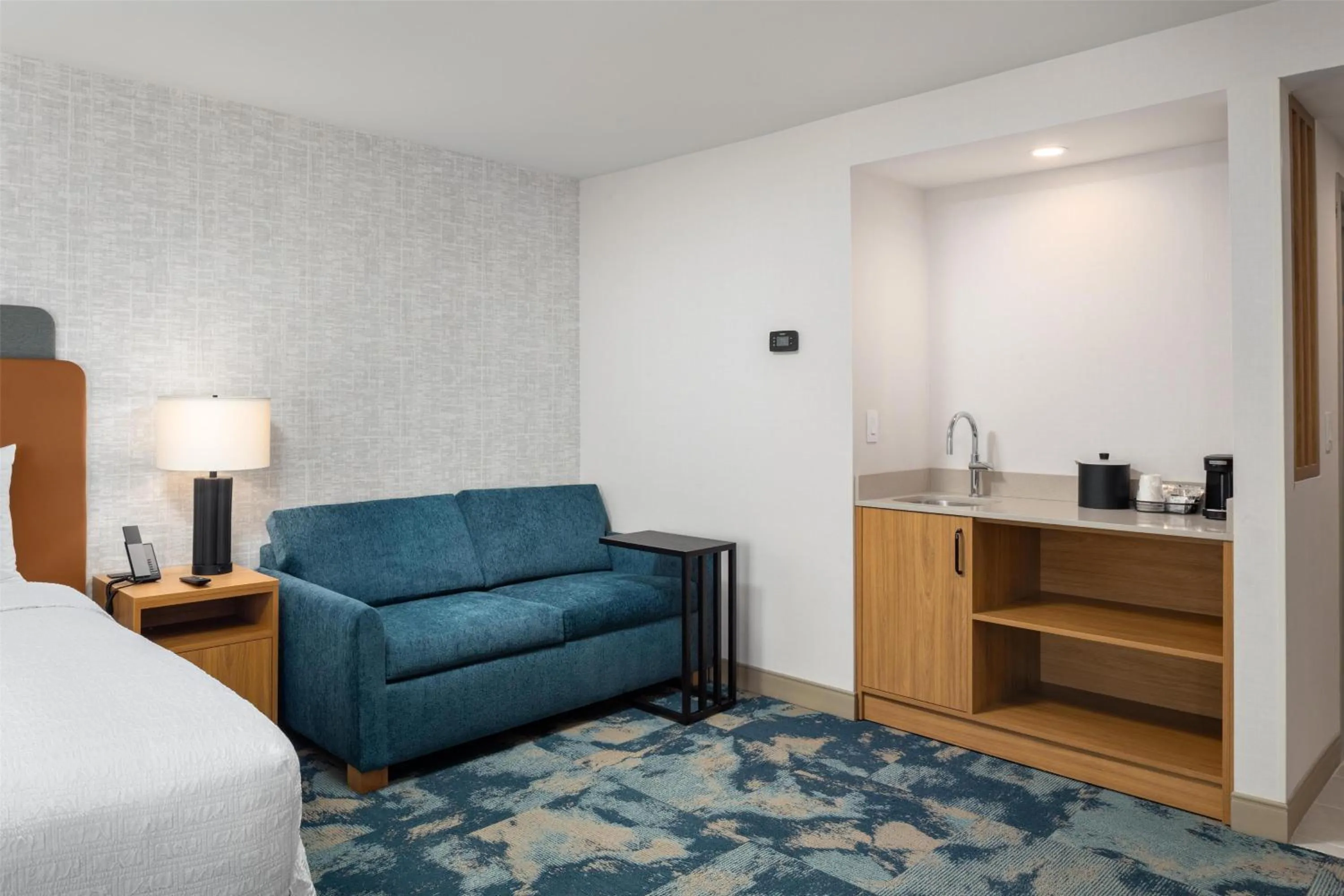 Bed in Hampton Inn & Suites by Hilton San Diego SeaWorld
