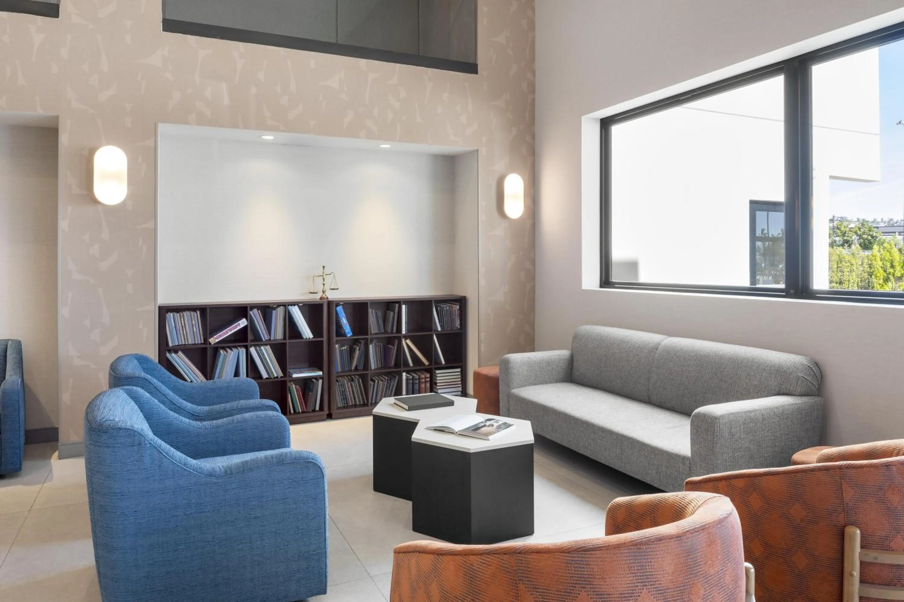 Lobby or reception in Hampton Inn & Suites by Hilton San Diego SeaWorld