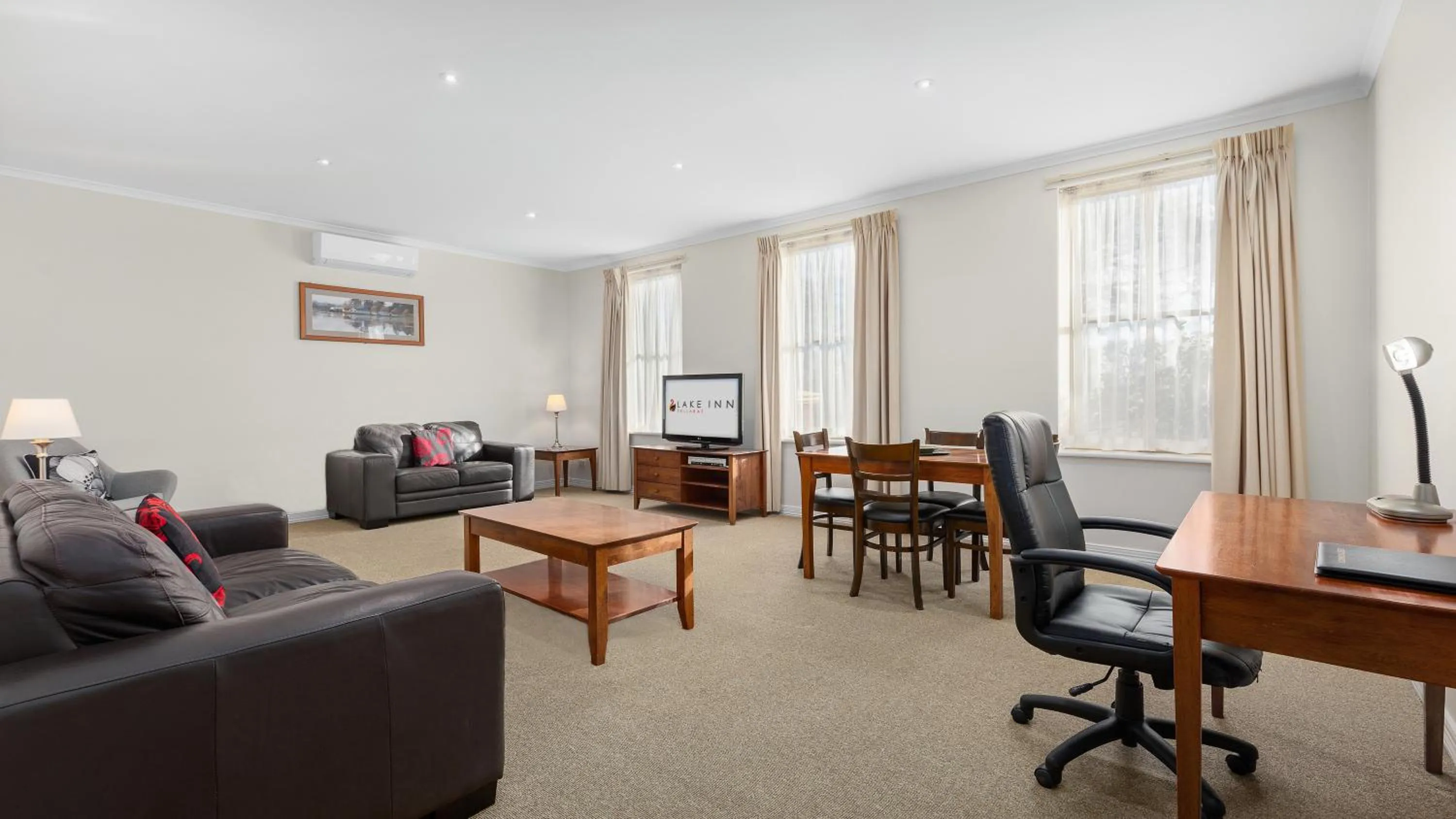 TV and multimedia in Lake Inn - Ballarat