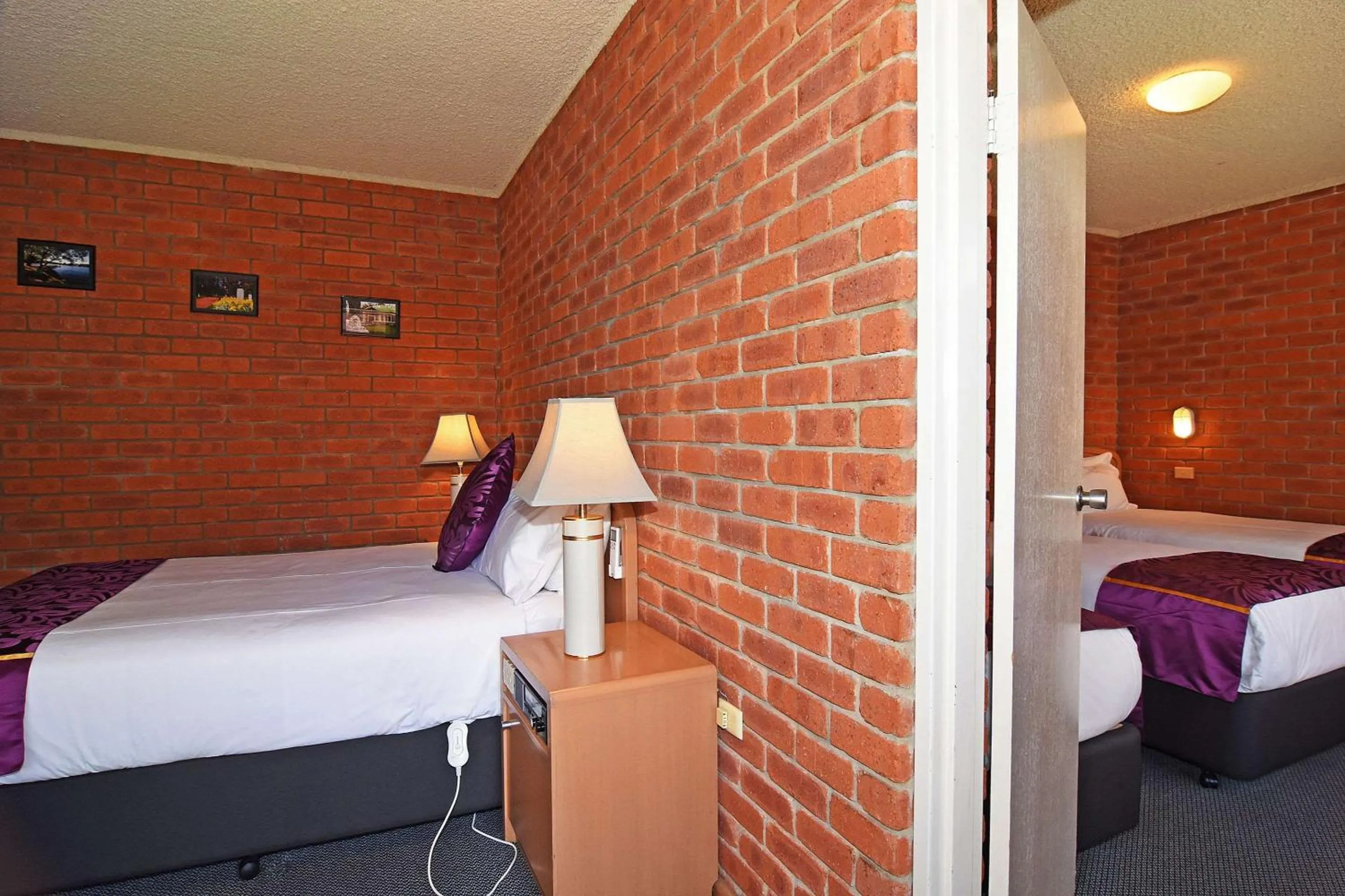 Photo of the whole room, Bed in Main Lead Ballarat Motel