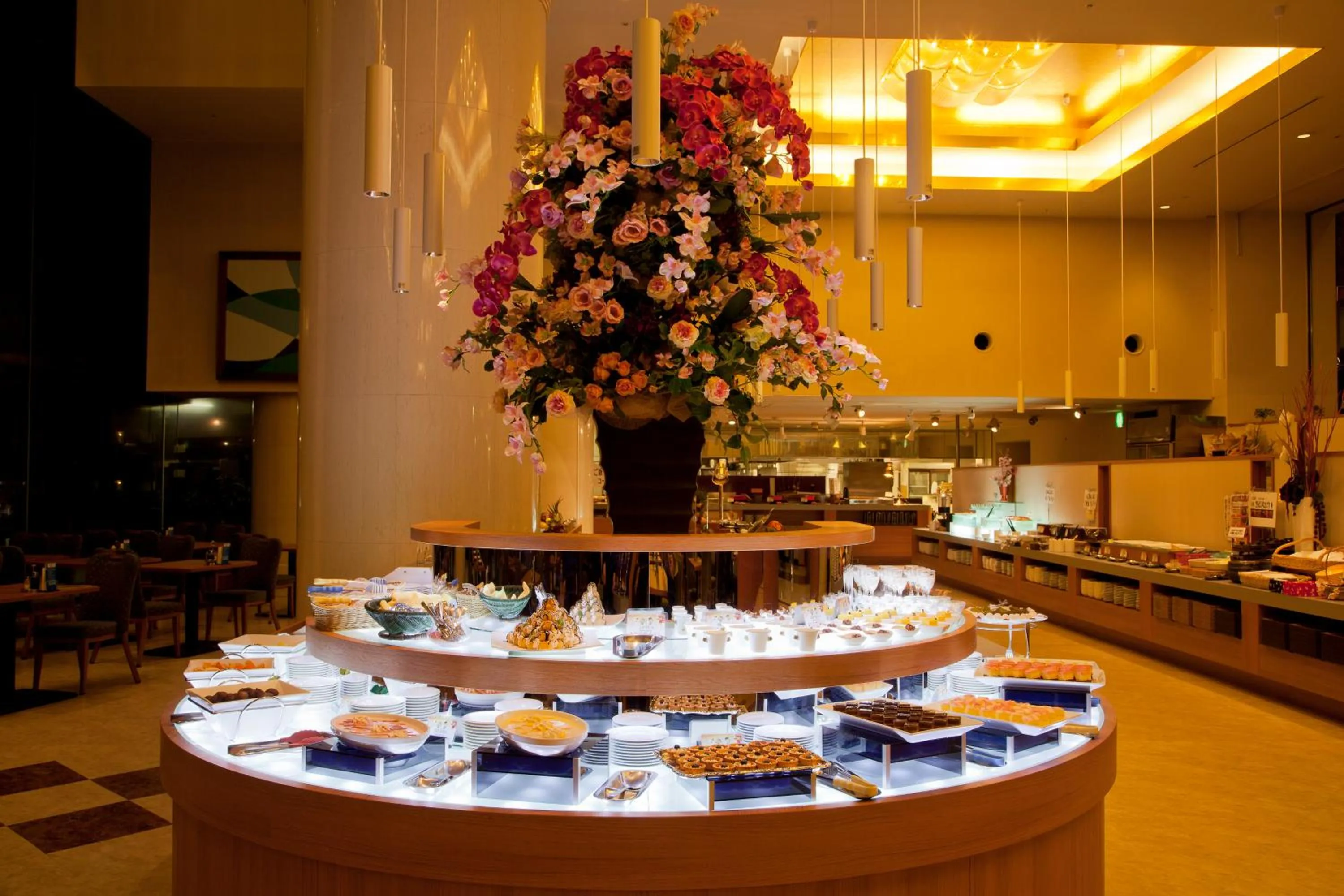 Restaurant/places to eat in New Akan Hotel