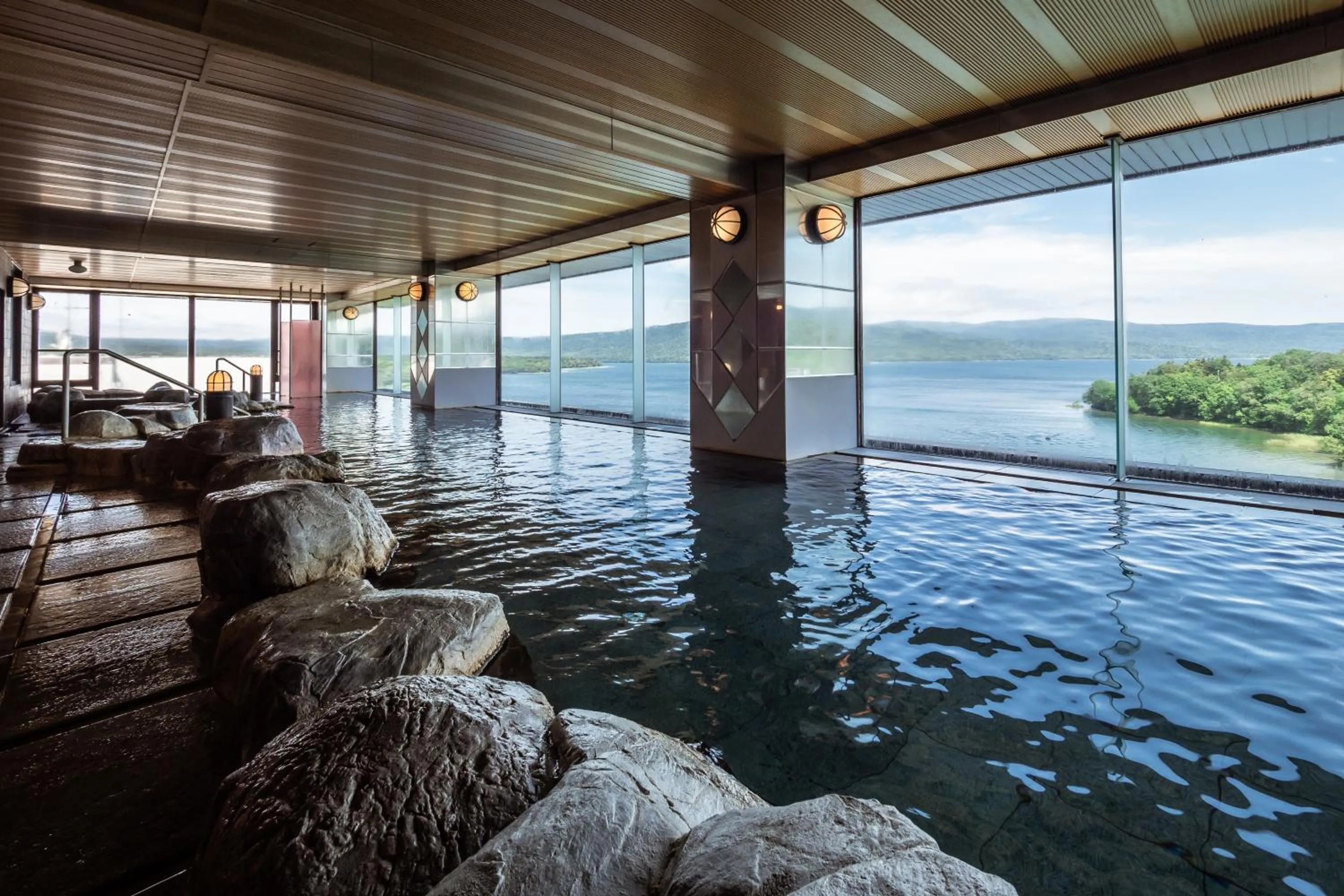 Hot Spring Bath in New Akan Hotel