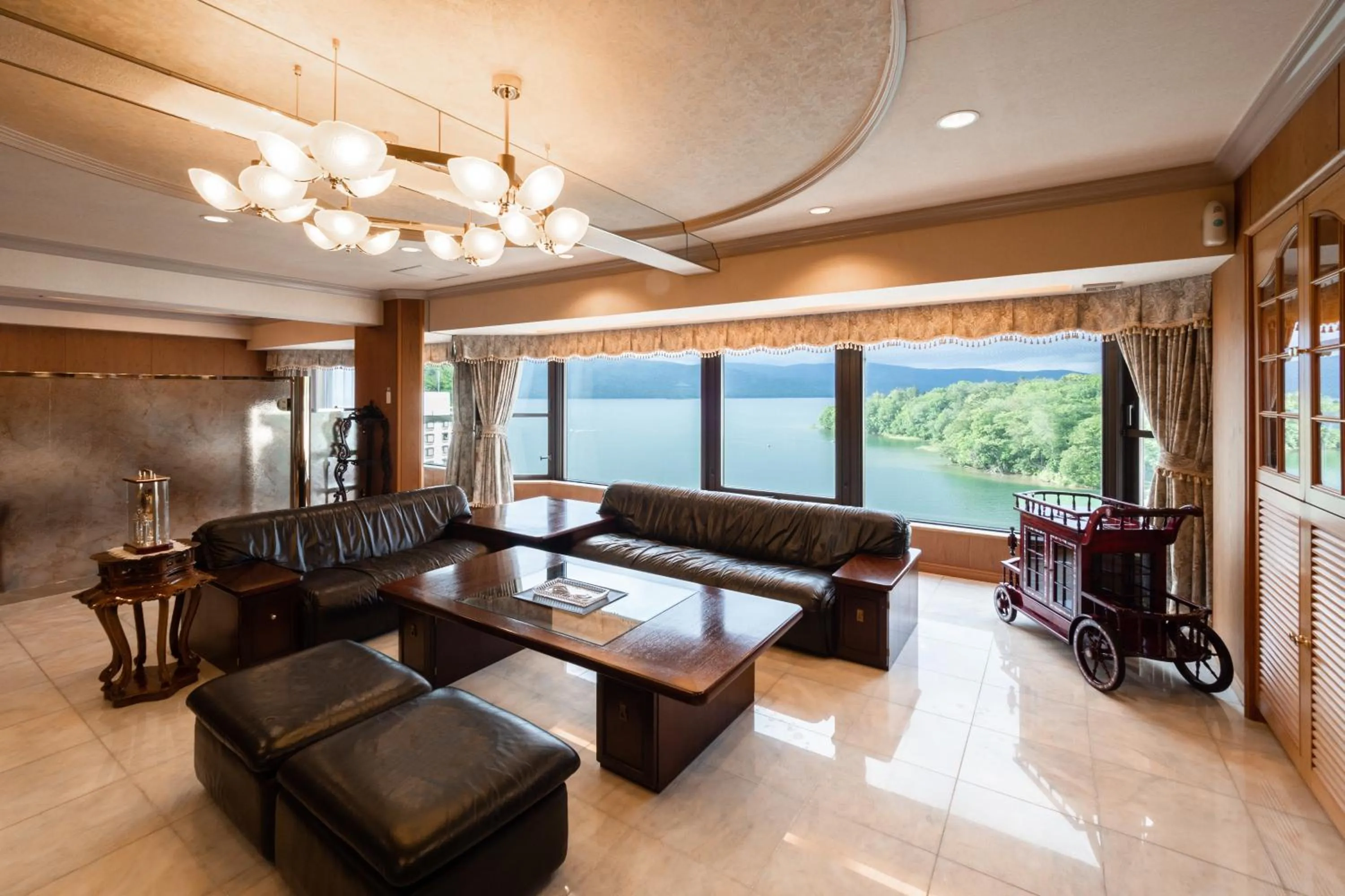 Photo of the whole room in New Akan Hotel