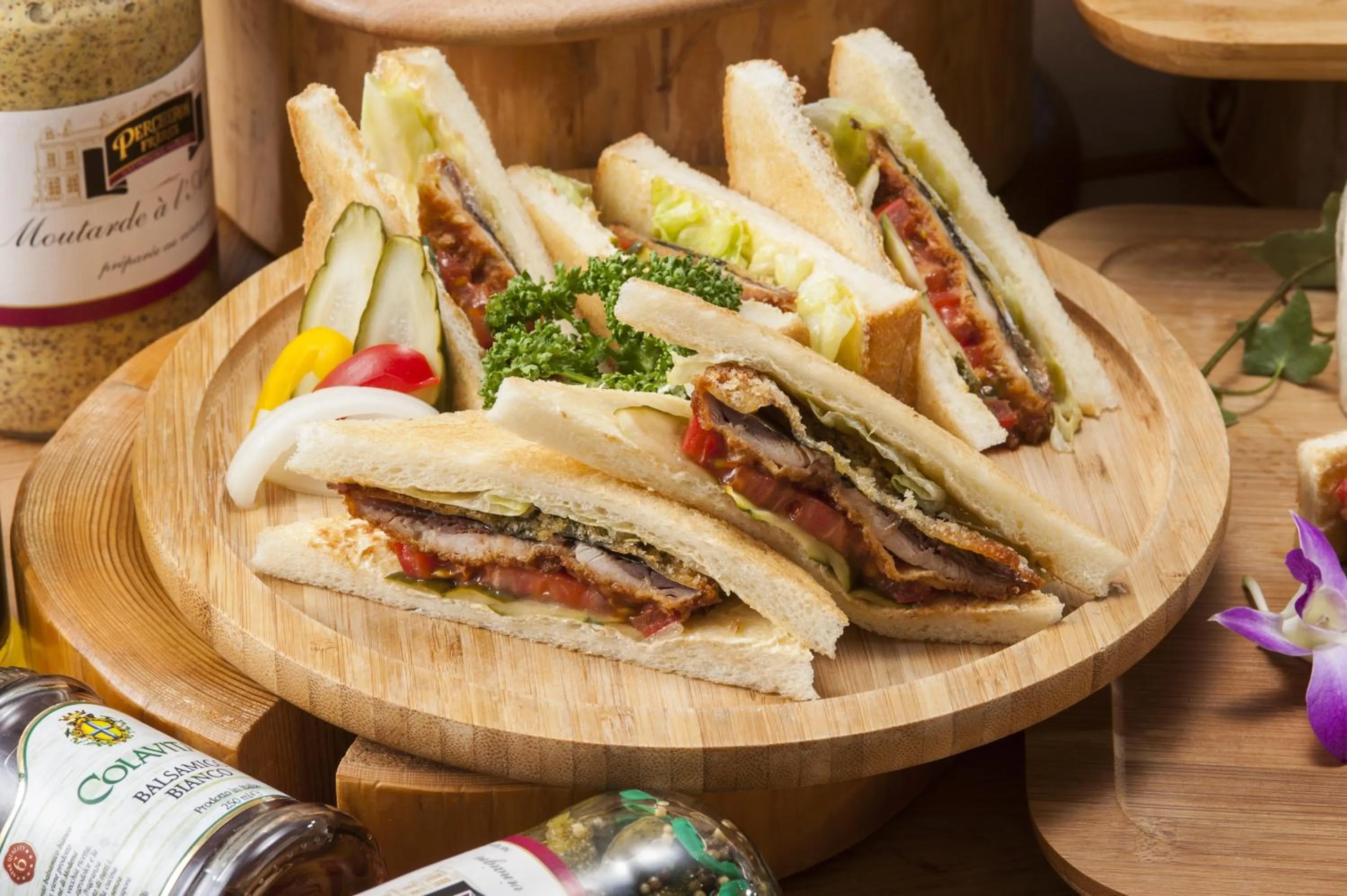 Food and drinks in New Akan Hotel